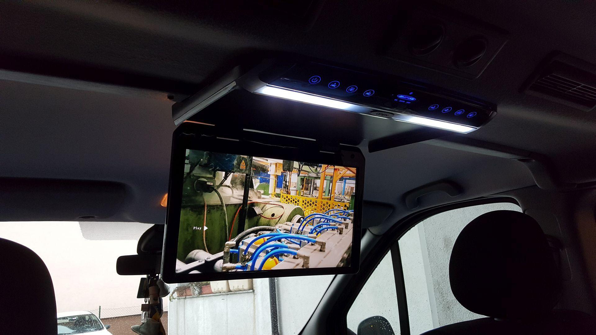 Renault Trafic: stropni LCD zaslon 10.1" 2