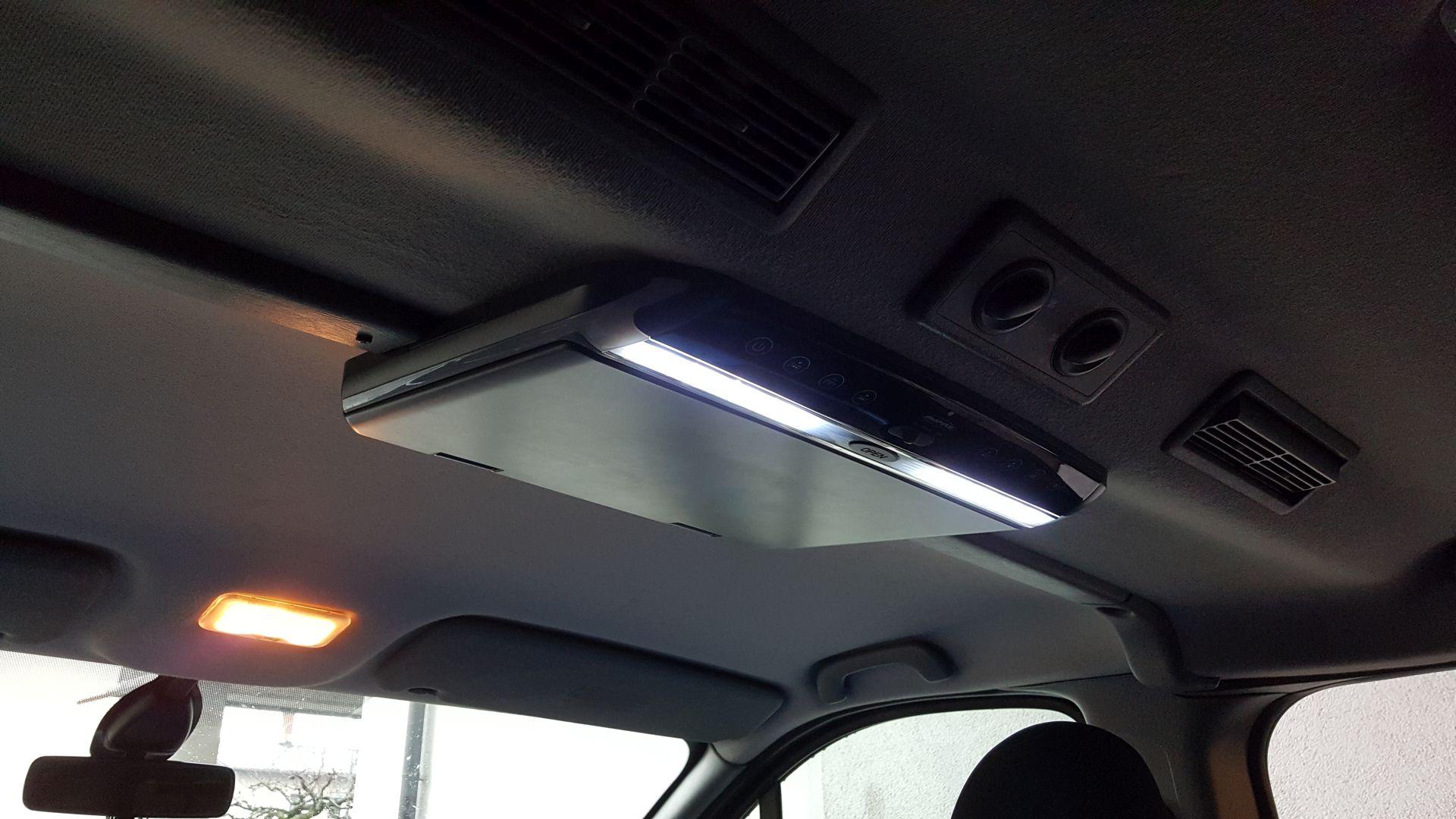 Renault Trafic: stropni LCD zaslon 10.1" 5