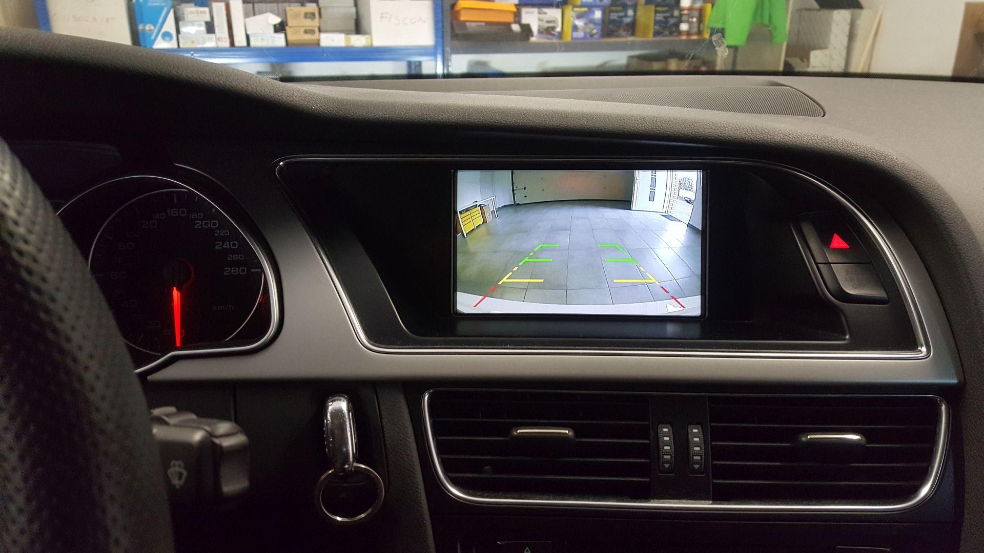 Audi A5: vzvratna kamera in zrcaljenje telefona 9