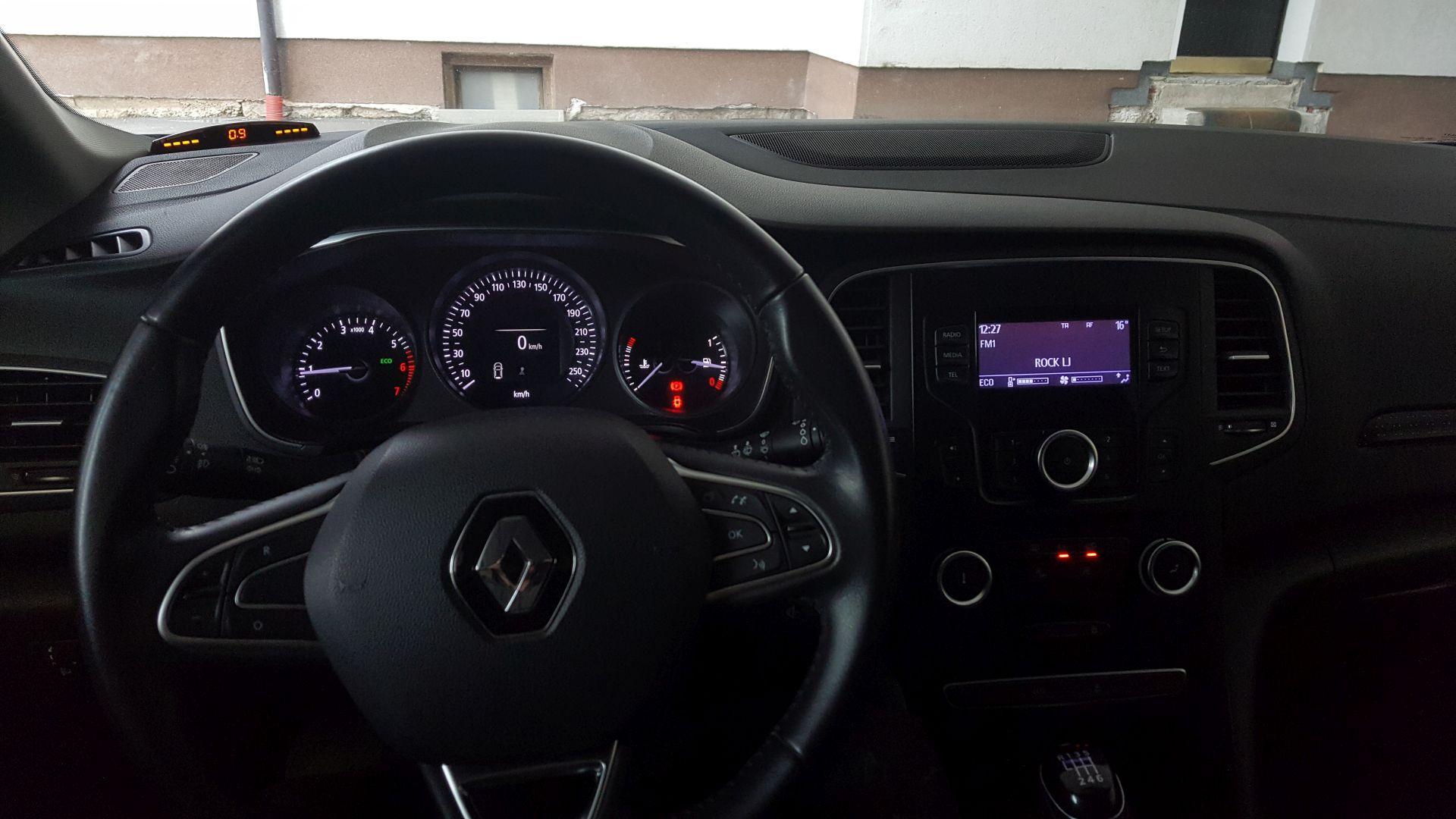 Renault Megane 4: zadnji parkirni senzorji z LED 2