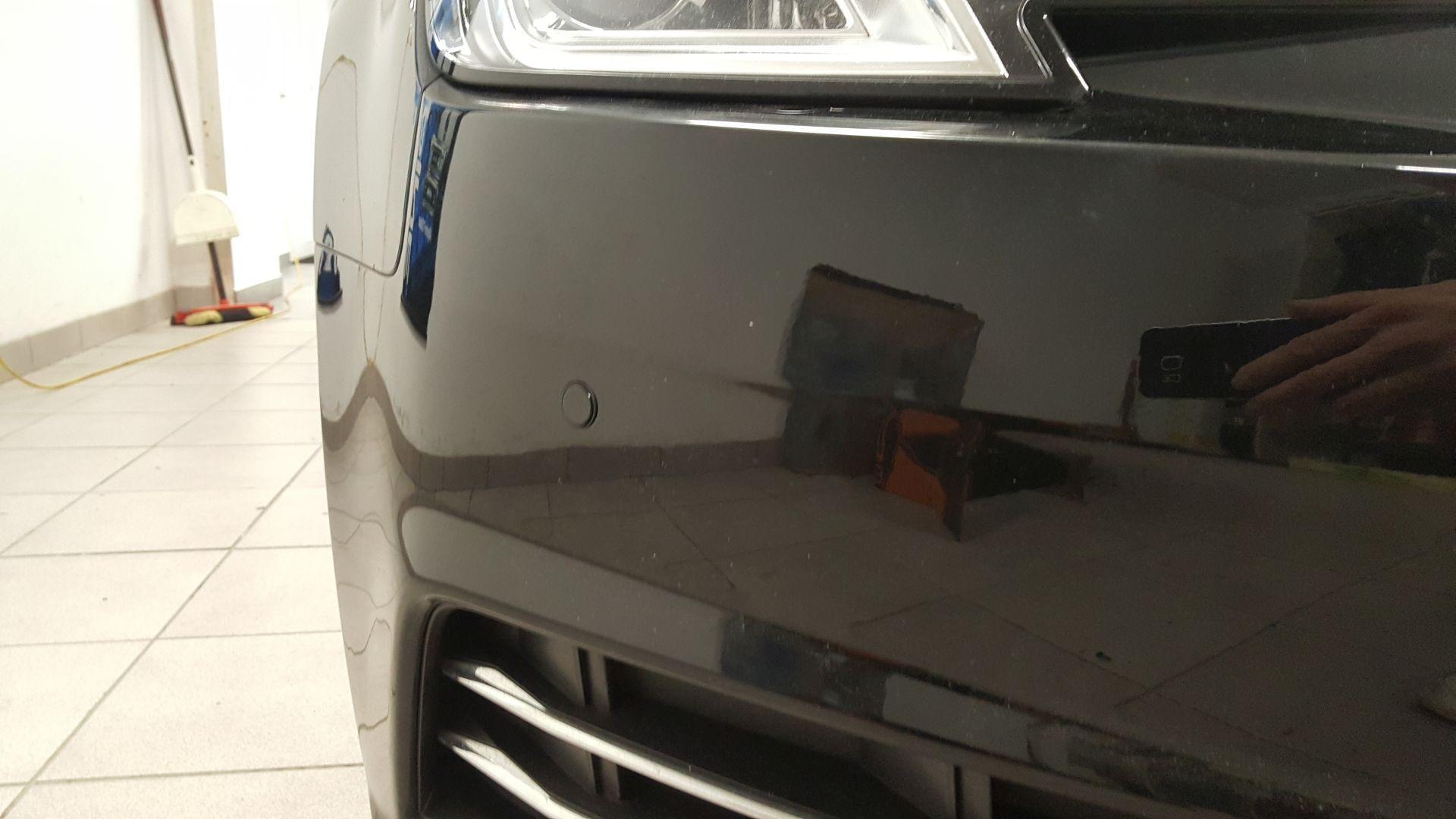 Audi A4 (B9): sprednji senzorji in kamera na OEM zaslonu 3