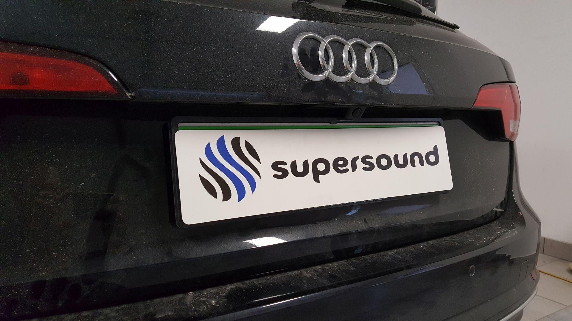 Audi A4 (B9): sprednji senzorji in kamera na OEM zaslonu 7