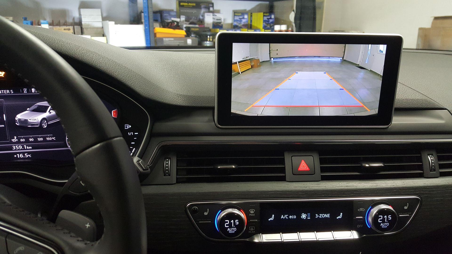 Audi A4 (B9): sprednji senzorji in kamera na OEM zaslonu 11