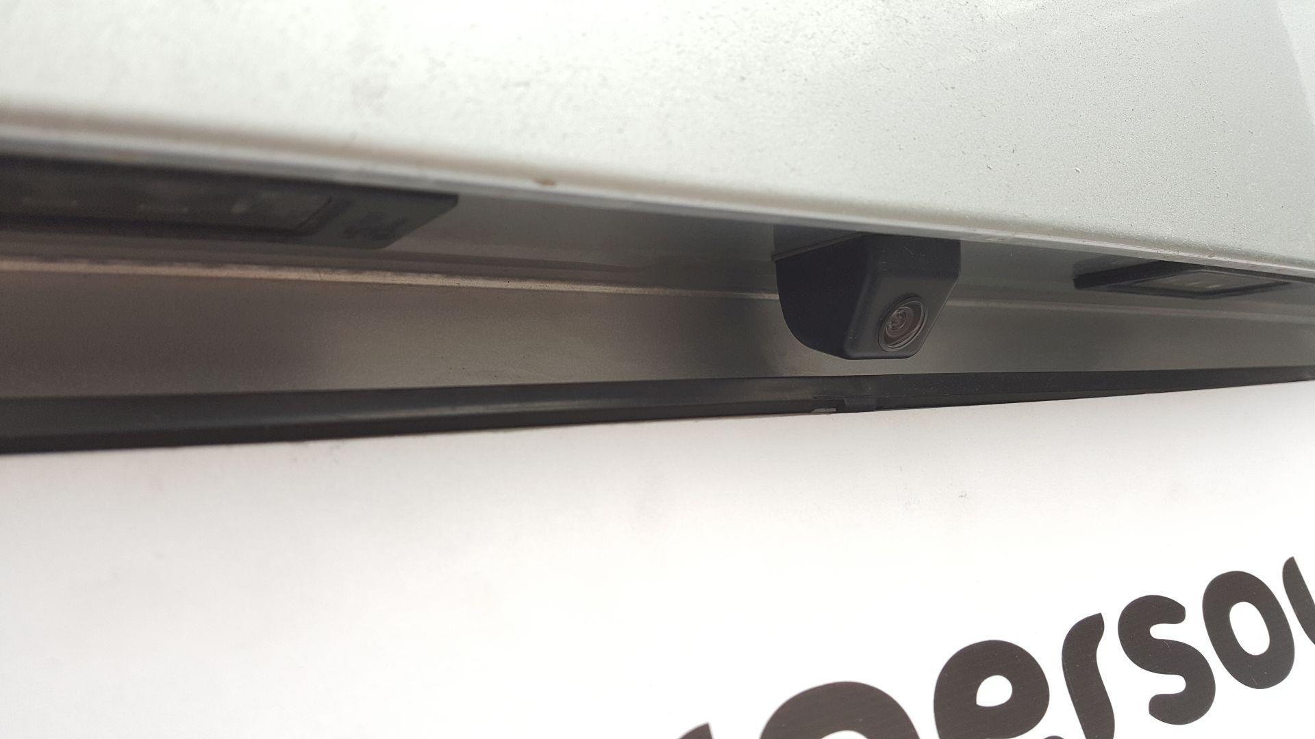 VW Transporter (T6): kamera na tovarniški avtoradio 7