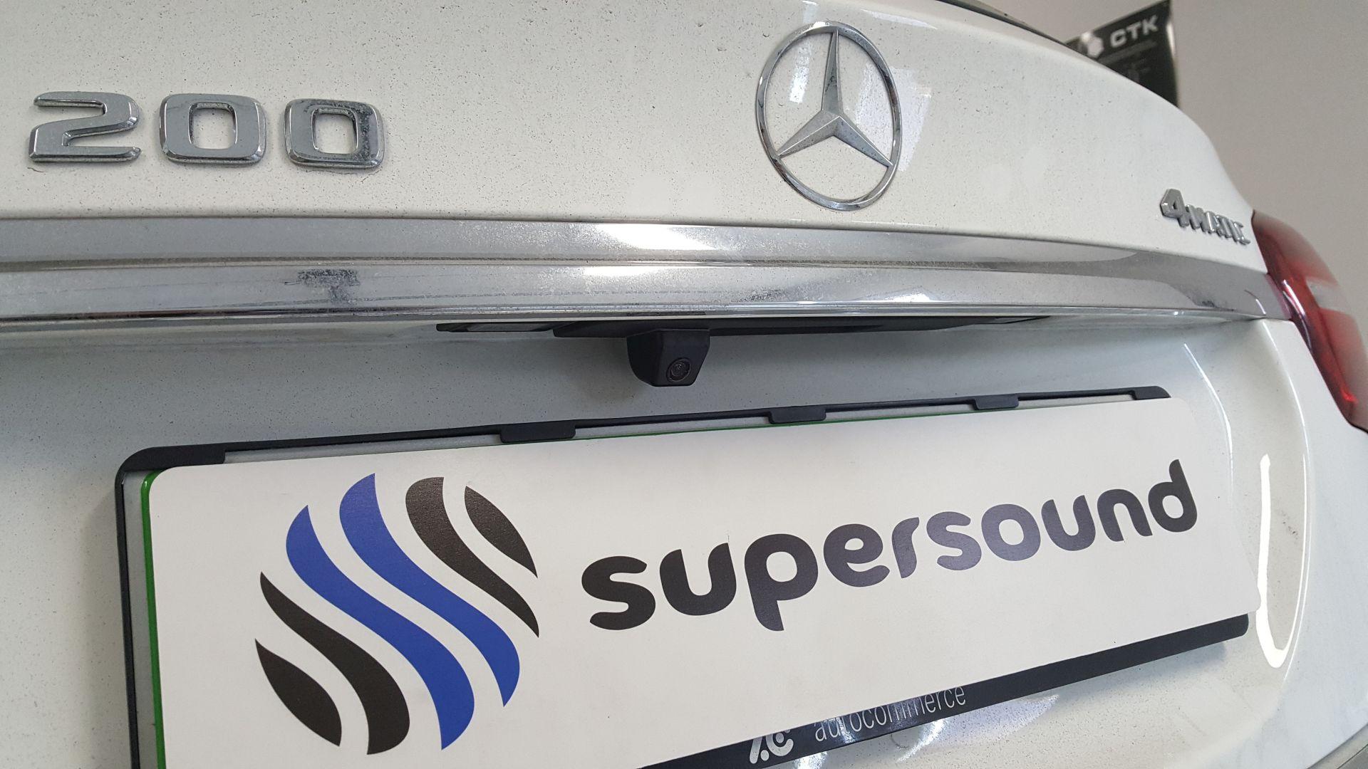 Mercedes GLA (2019): kamera na tovarniškem zaslonu 4