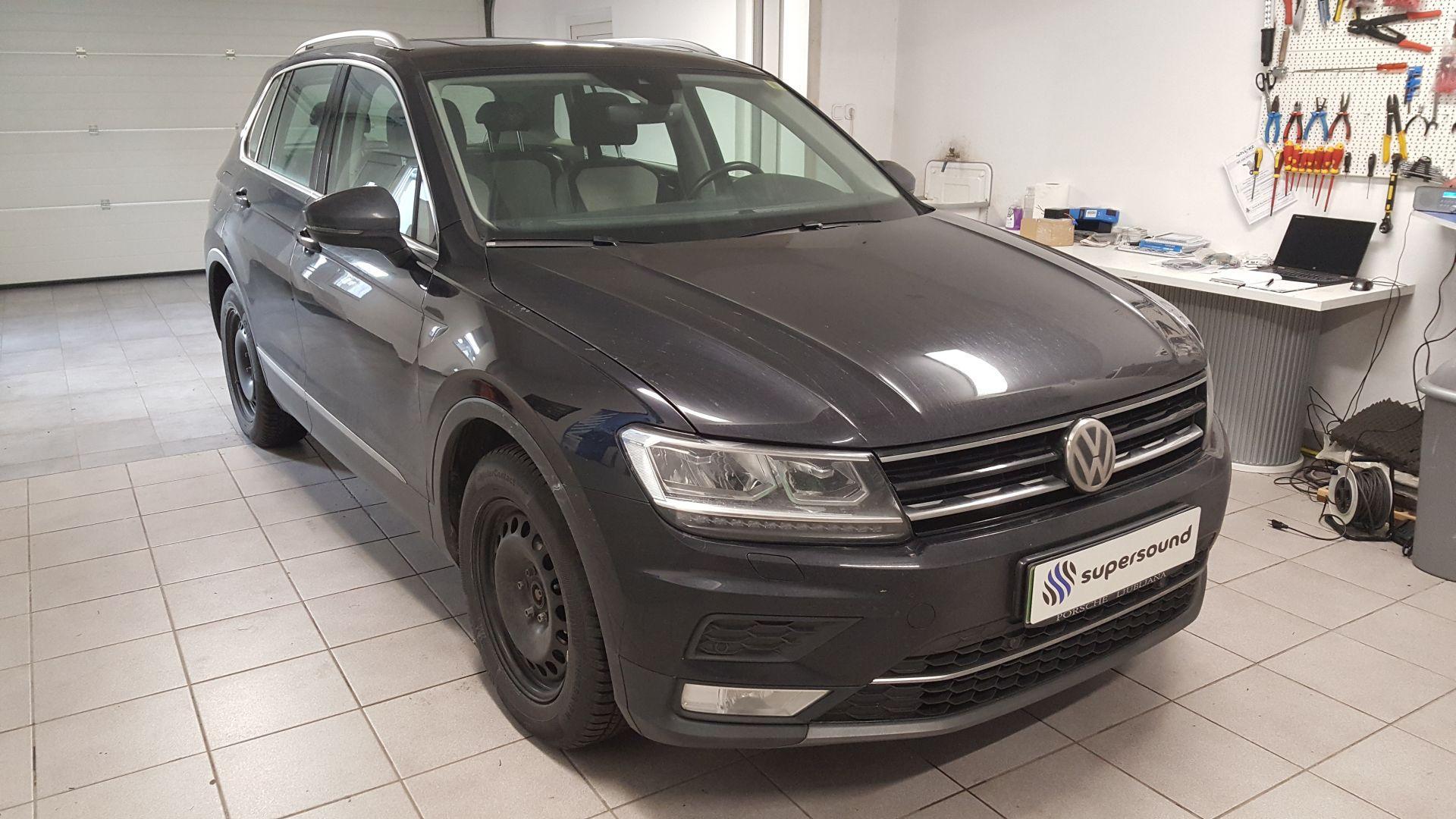 VW Tiguan (2016): tipska kamera na OEM zaslonu 1