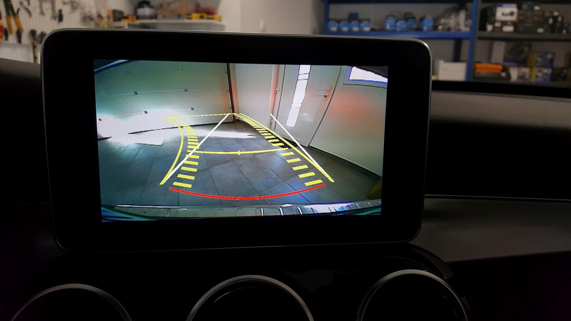 Mercedes C (W205): kamera na tovarniškem zaslonu 9