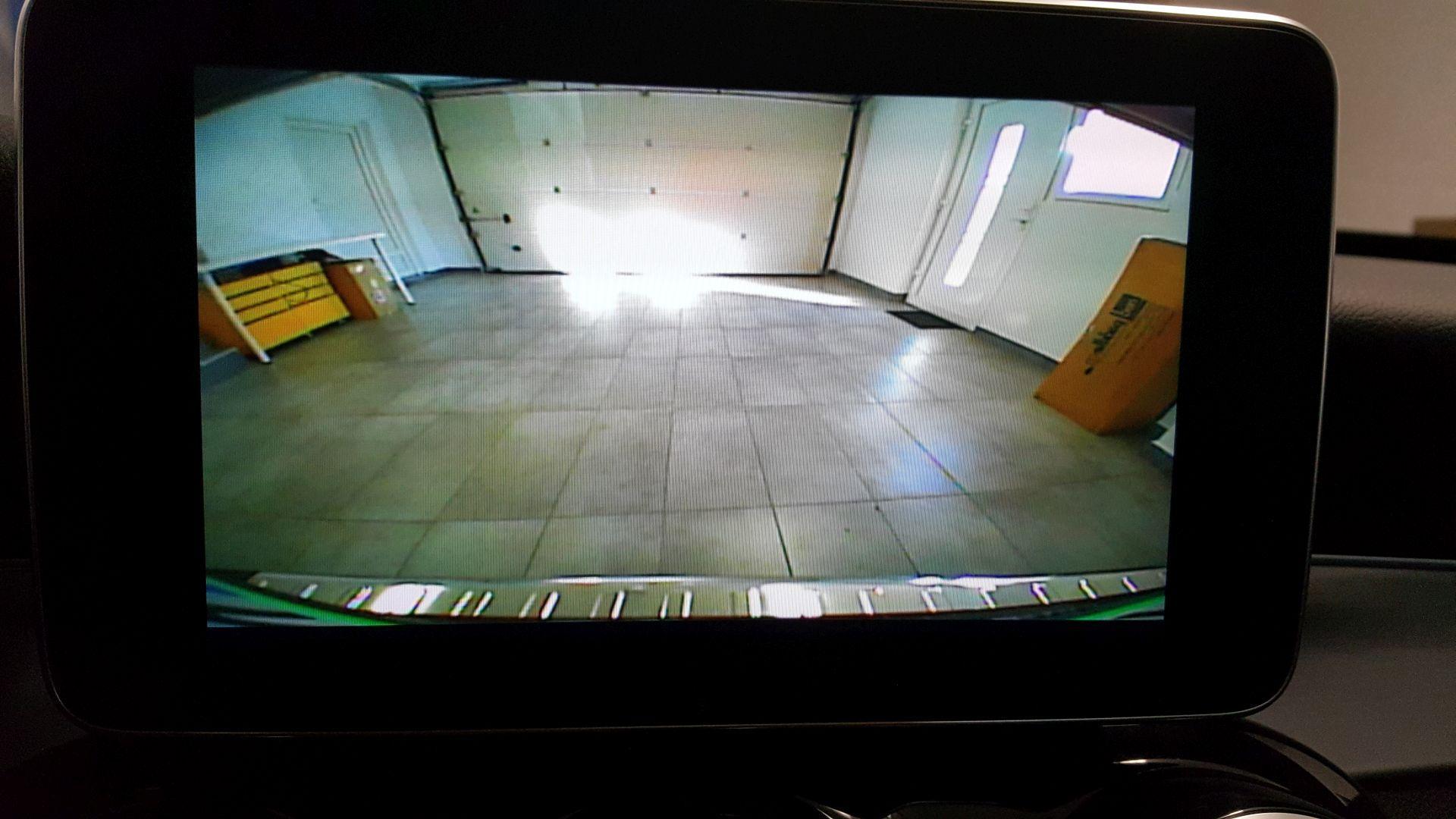 Mercedes C (W205): kamera na tovarniškem zaslonu 10