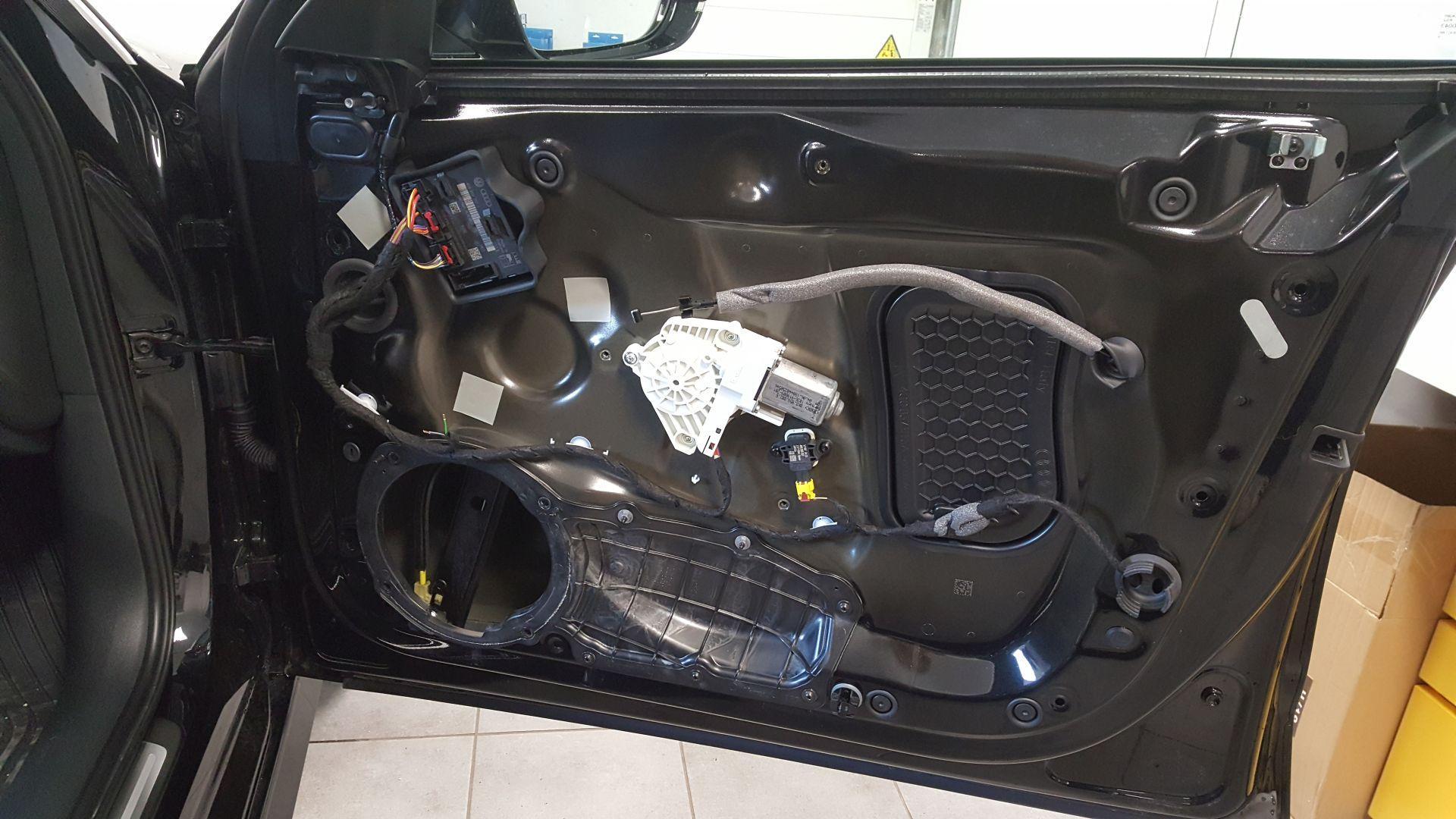 Audi A6 (4G): zamenjava sprednjih zvočnikov 5