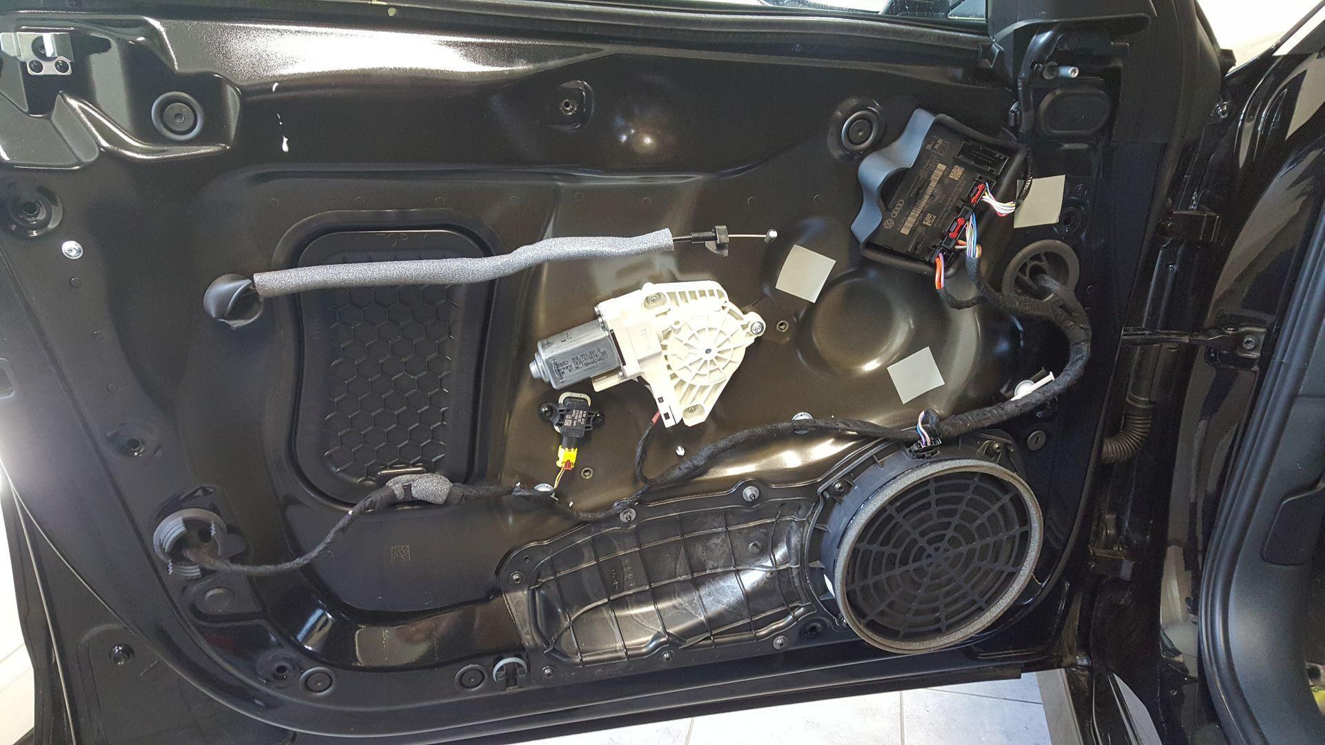 Audi A6 (4G): zamenjava sprednjih zvočnikov 4