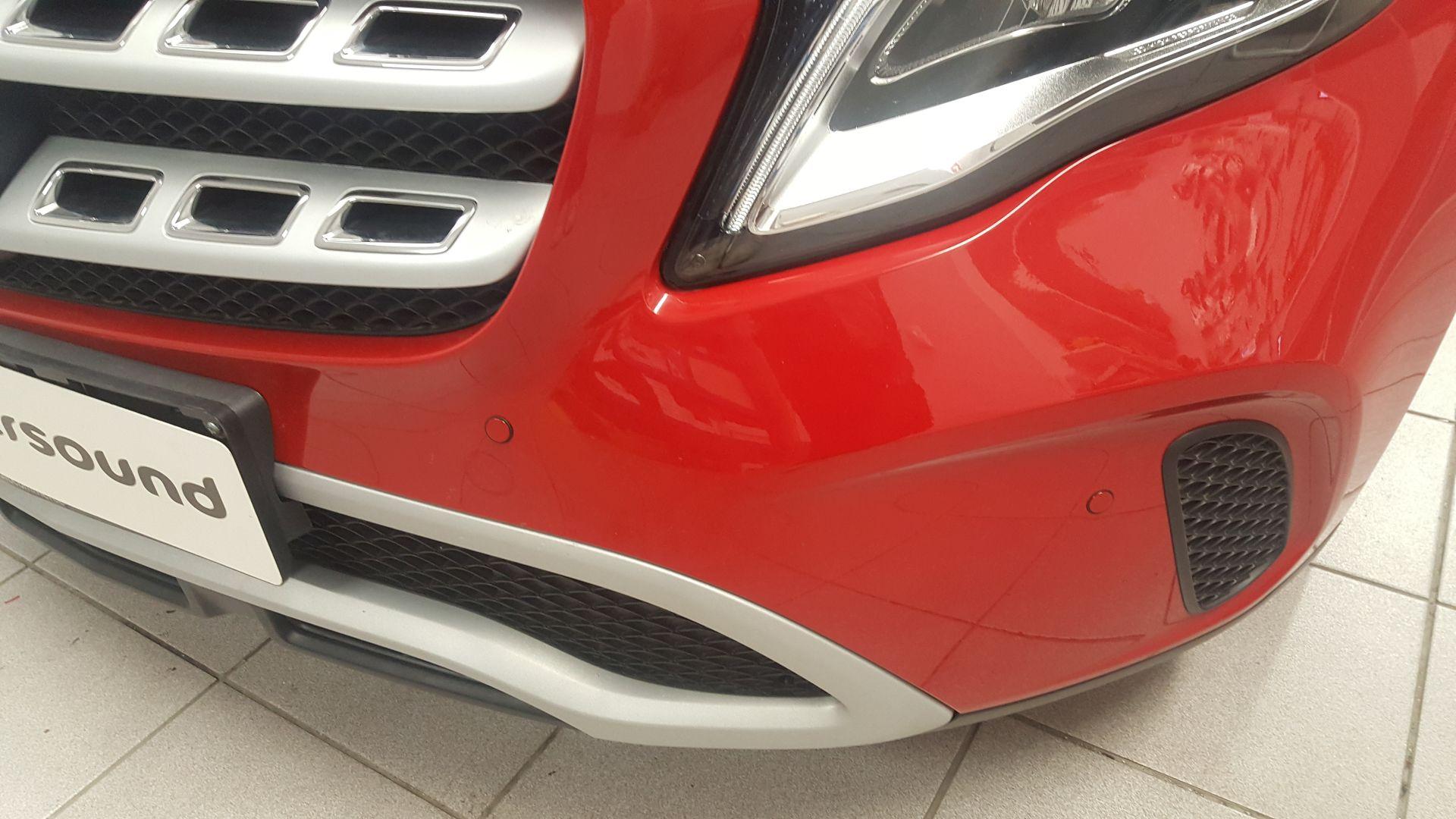 Mercedes GLA: 2x parkirni senzorji in vzvratna kamera 9
