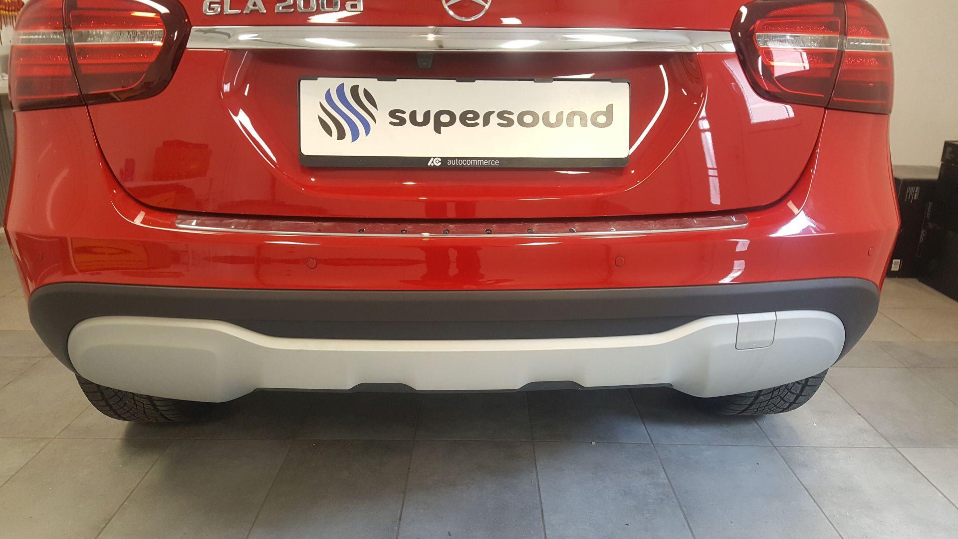 Mercedes GLA: 2x parkirni senzorji in vzvratna kamera 12