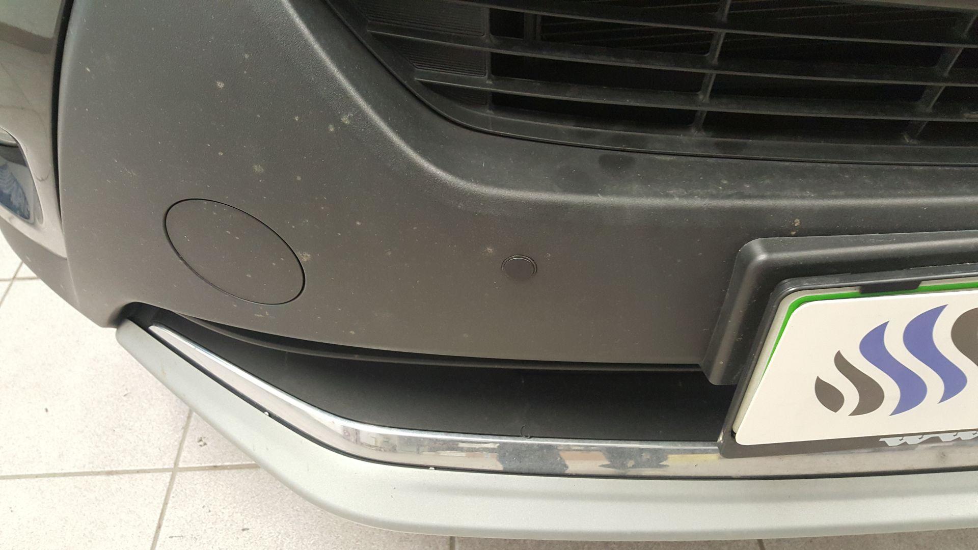 Toyota RAV4 (2015): parkirni senzorji spredaj 4