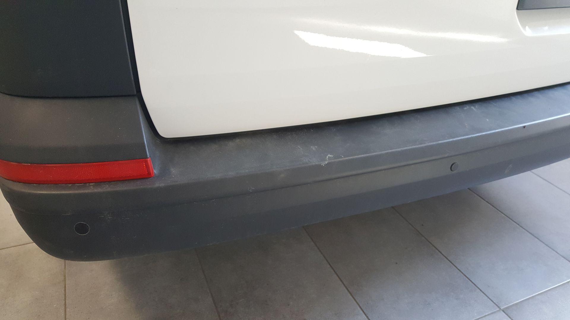 VW Transporter (2016): 2x parkirni senzorji z LED prikazom 8