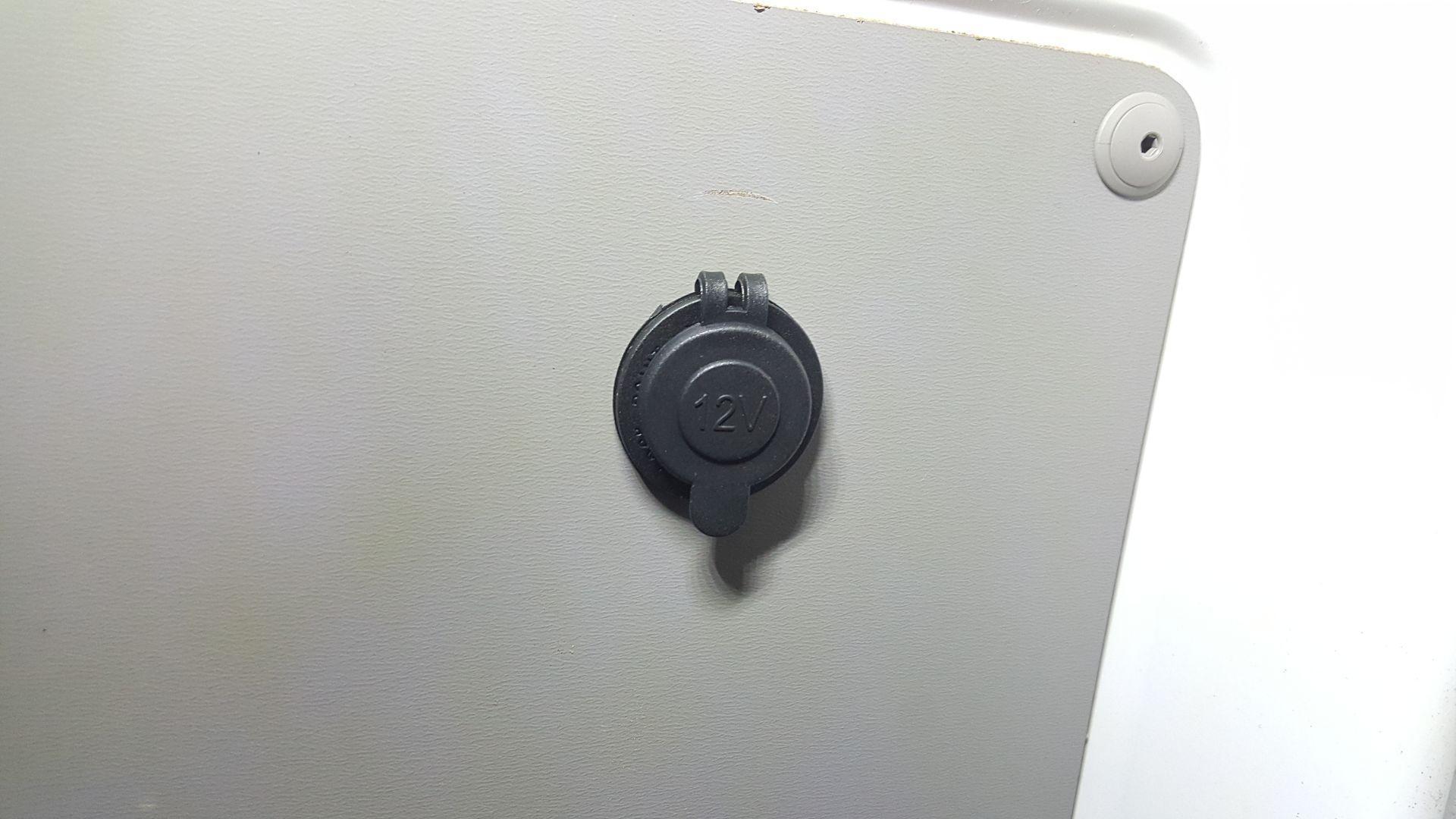 VW Transporter (2016): 2x parkirni senzorji z LED prikazom 11