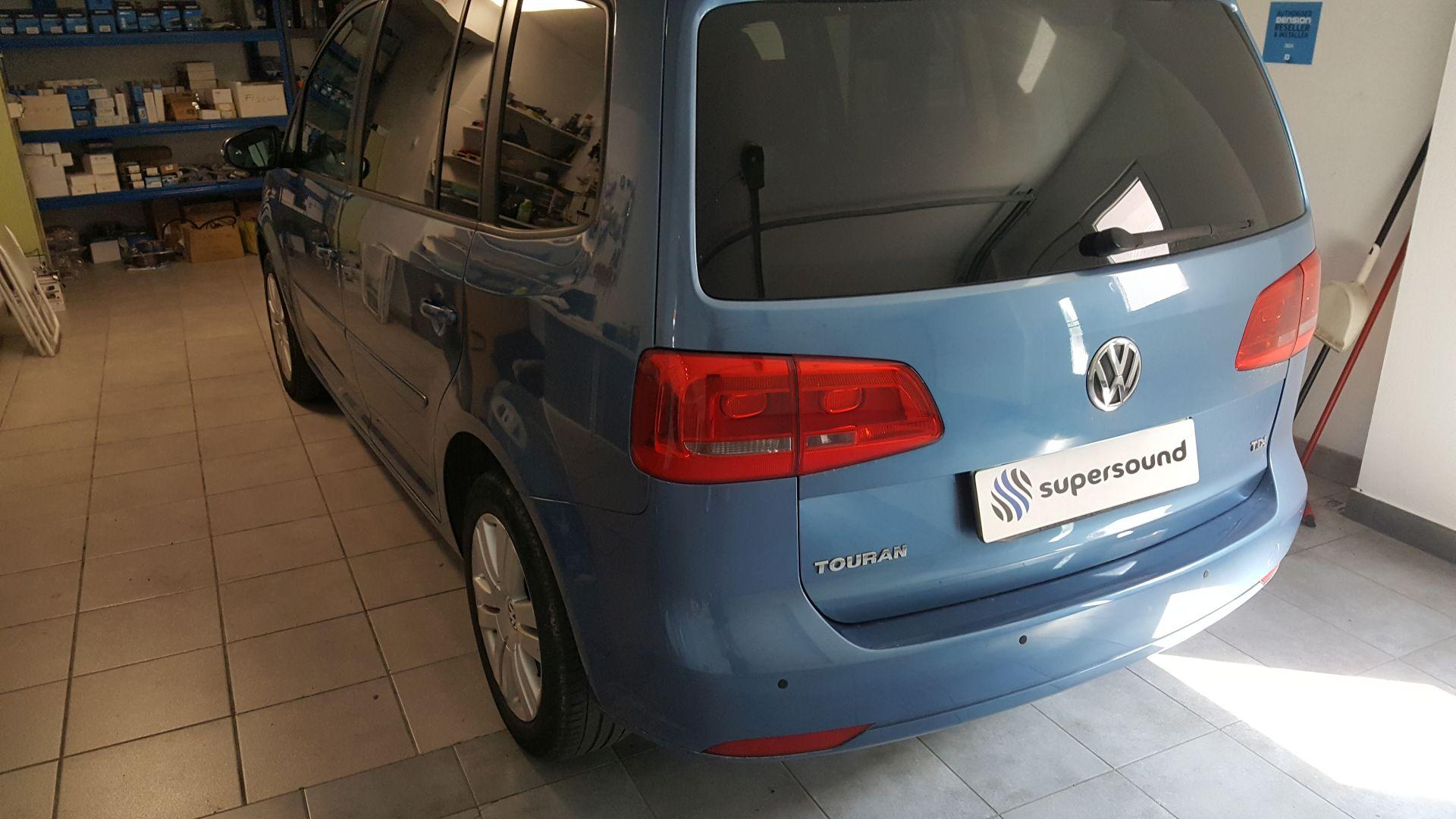 VW Touran: zadnji parkirni senzorji s prikazom 4