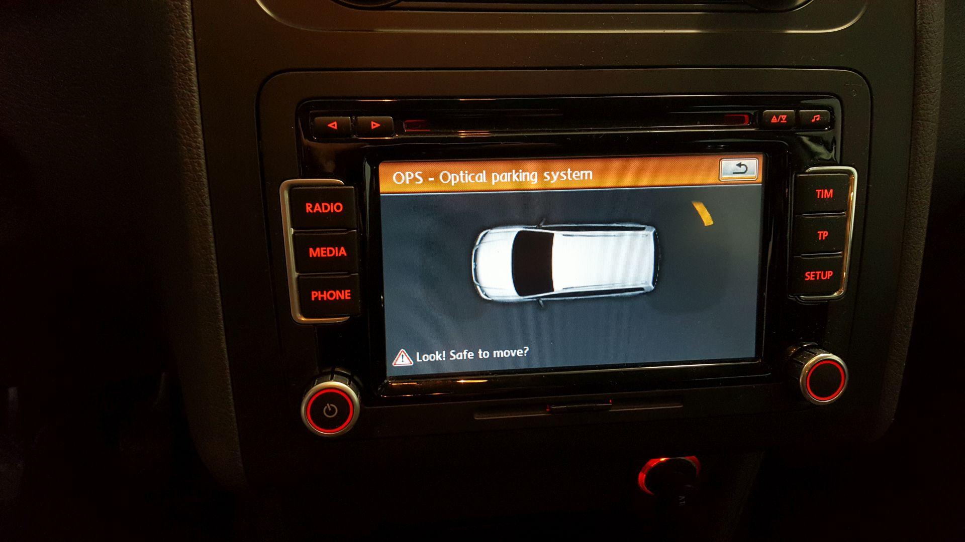 VW Touran: zadnji parkirni senzorji s prikazom 8