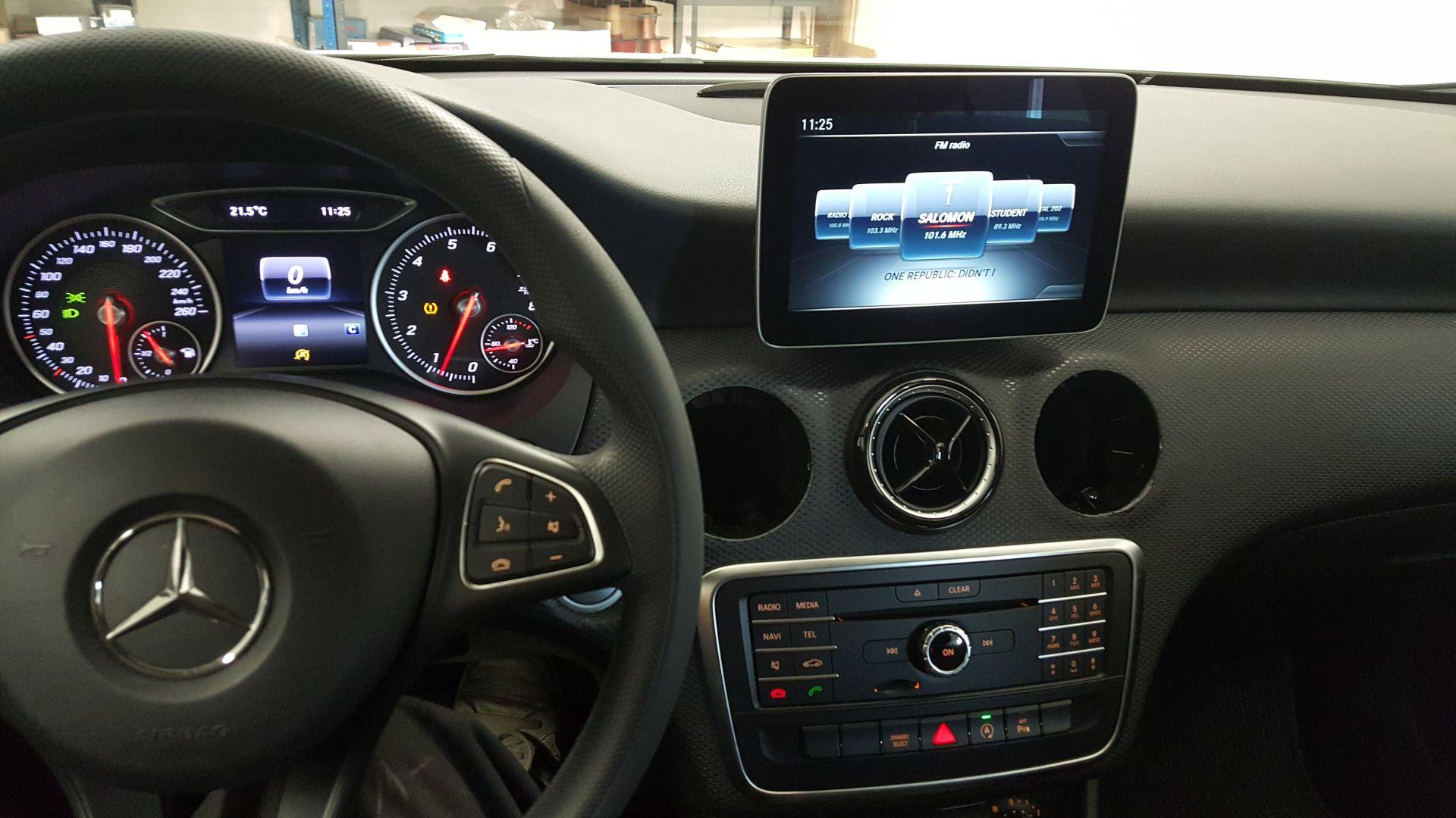 Mercedes A (2019): vzvratna kamera na OEM zaslonu 6