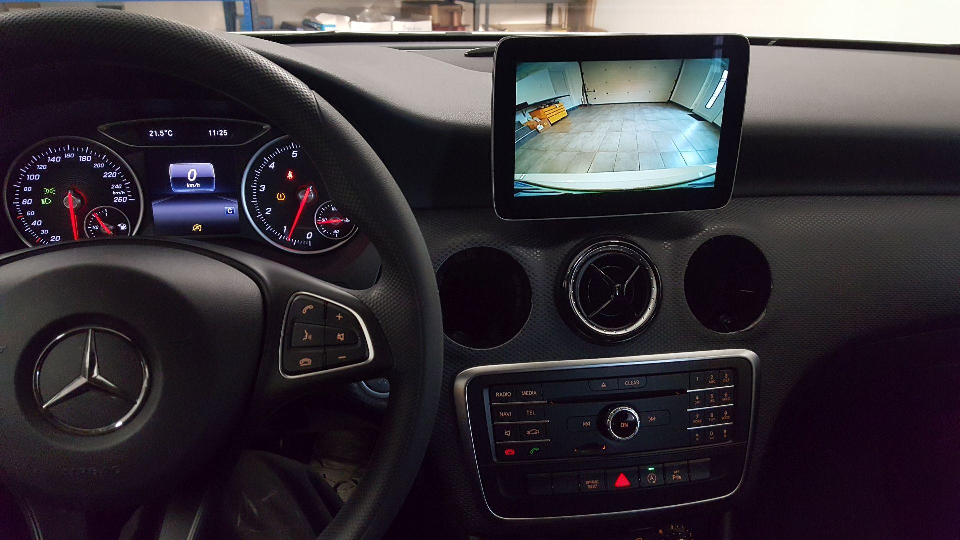 Mercedes A (2019): vzvratna kamera na OEM zaslonu 7