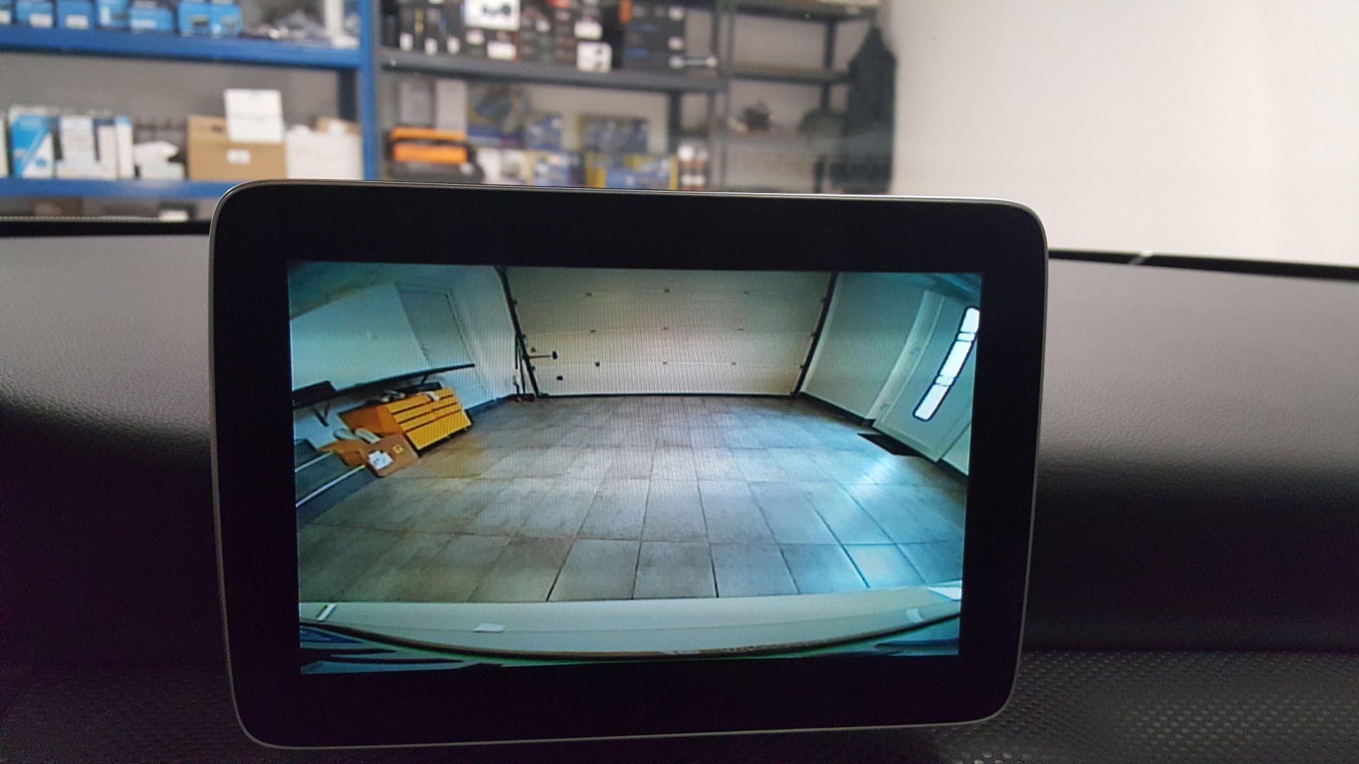 Mercedes A (2019): vzvratna kamera na OEM zaslonu 8