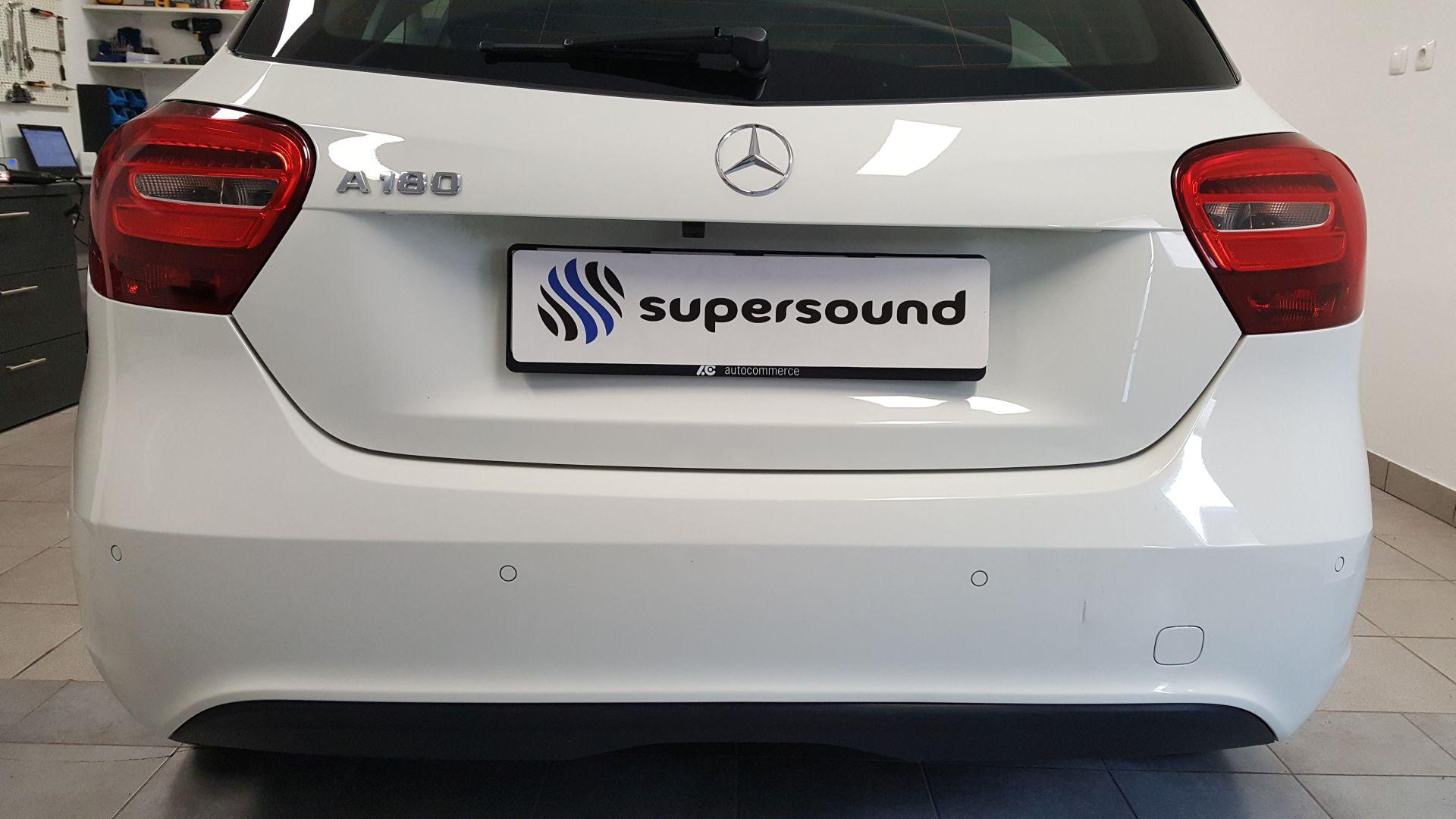 Mercedes A (2019): vzvratna kamera na OEM zaslonu 3