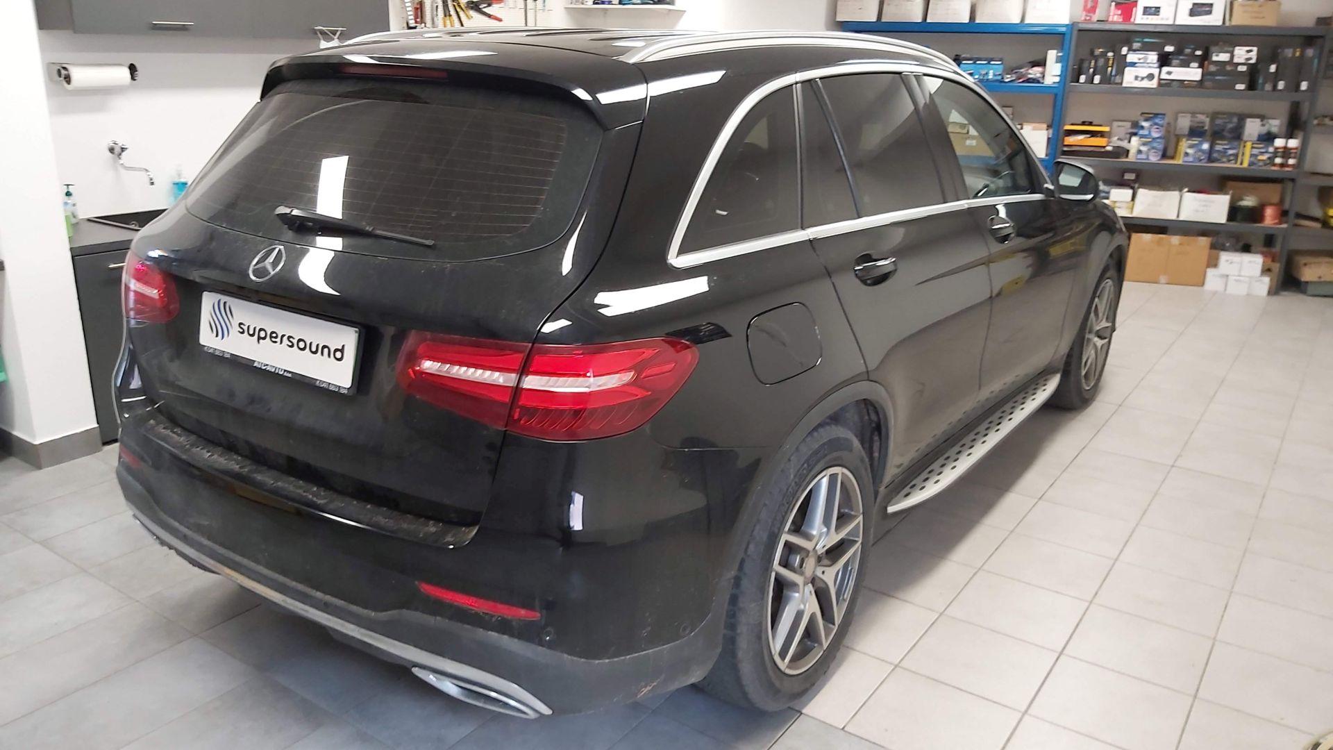 Mercedes GLC (2016): vzvratna kamera na OEM zaslonu 7