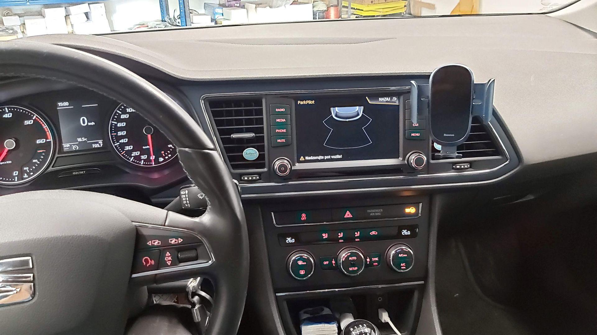 Seat Leon (5F): tovarniški parkirni senzorji 3