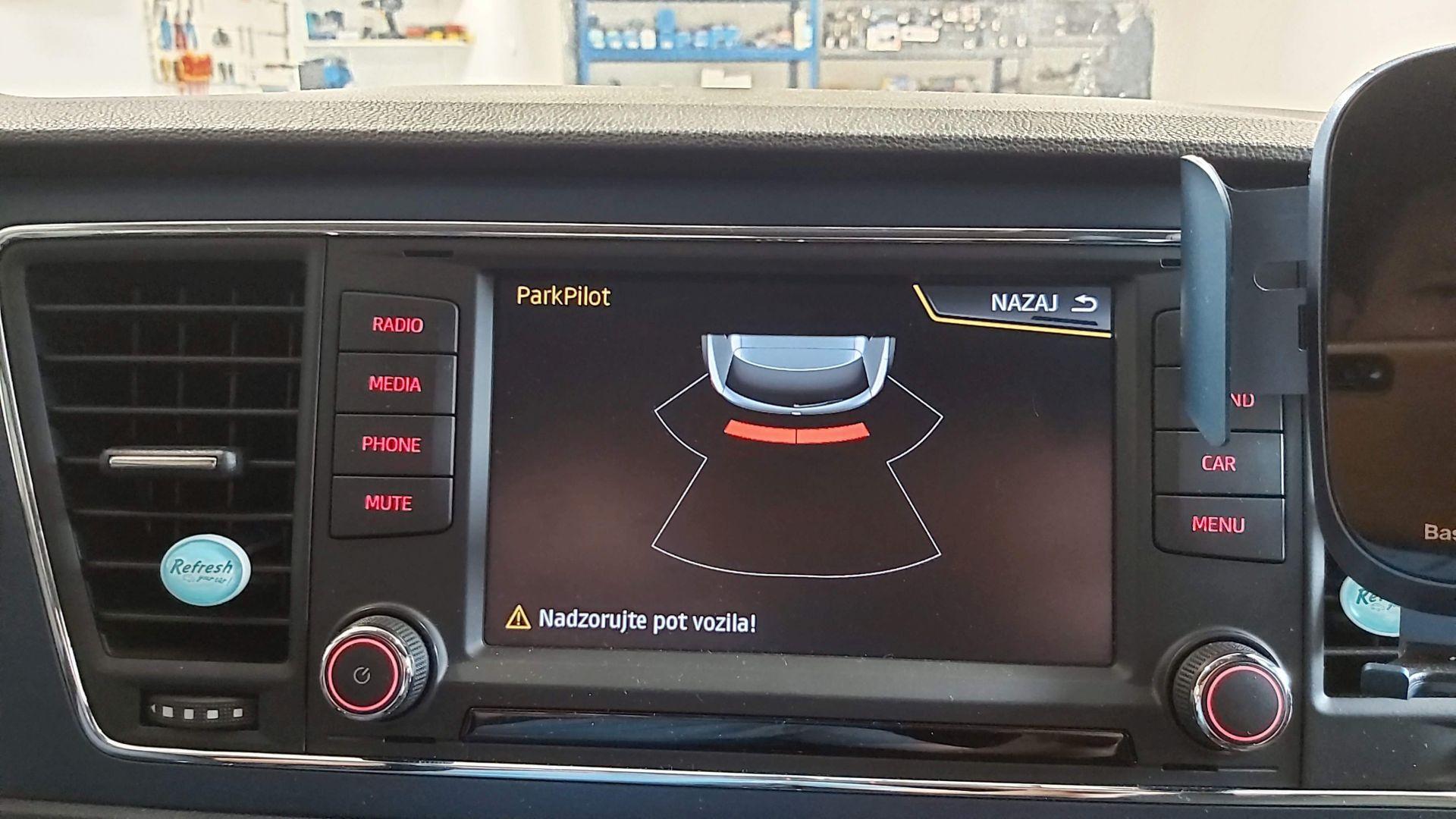 Seat Leon (5F): tovarniški parkirni senzorji 6
