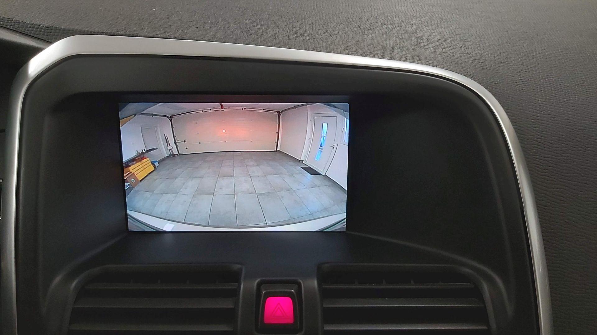 Volvo XC60: kamera in sprednji senzorji 10