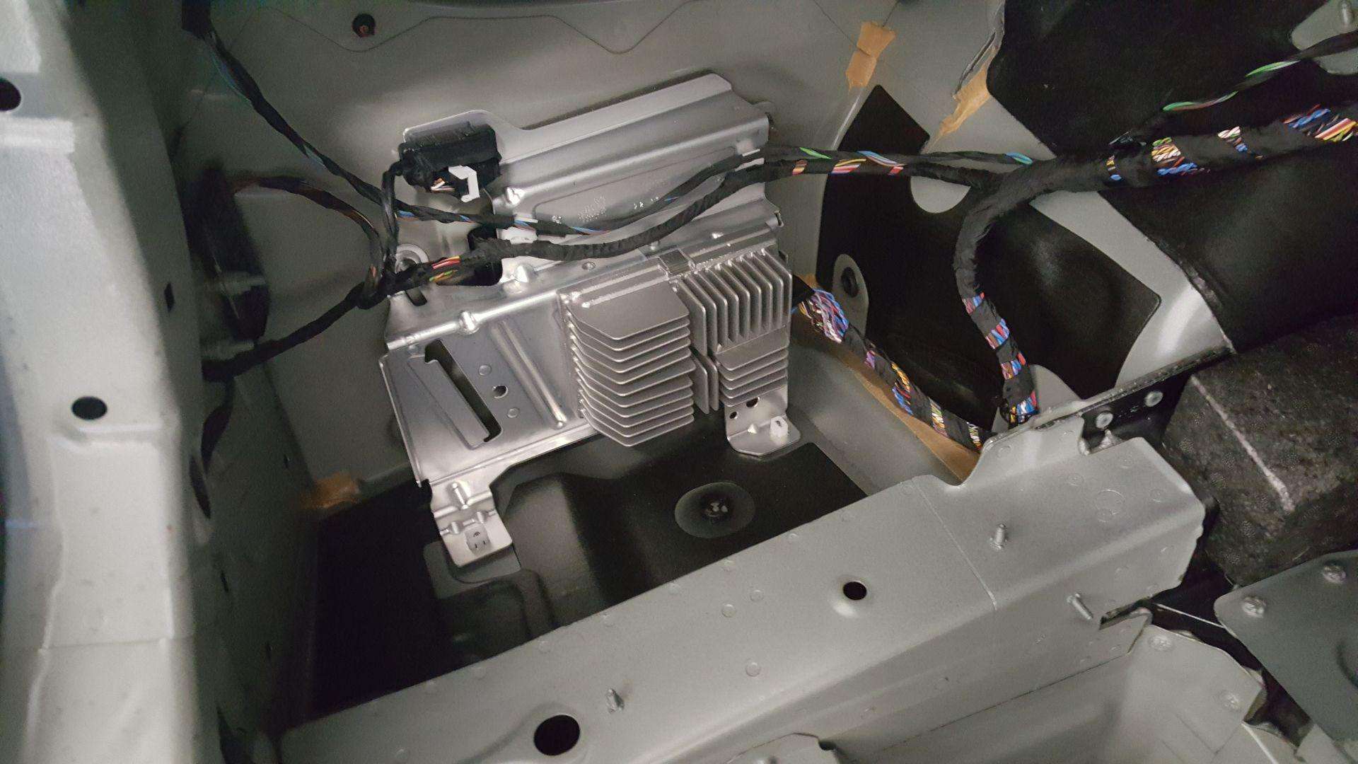 BMW serije 5 (G30): Nadgradnja HiFi ozvočenja v 3. nivo 2