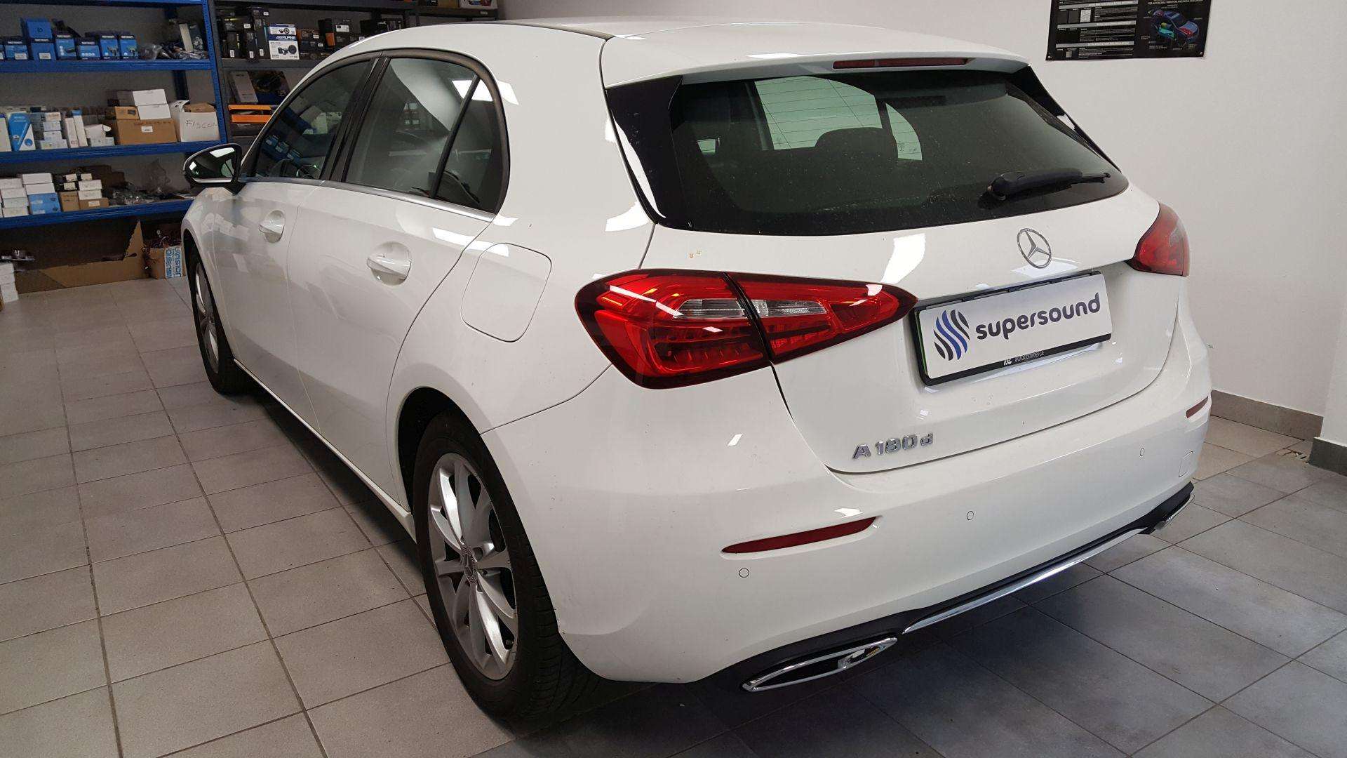 Mercedes A (2018): parkirni senzorji spredaj in zadaj 8