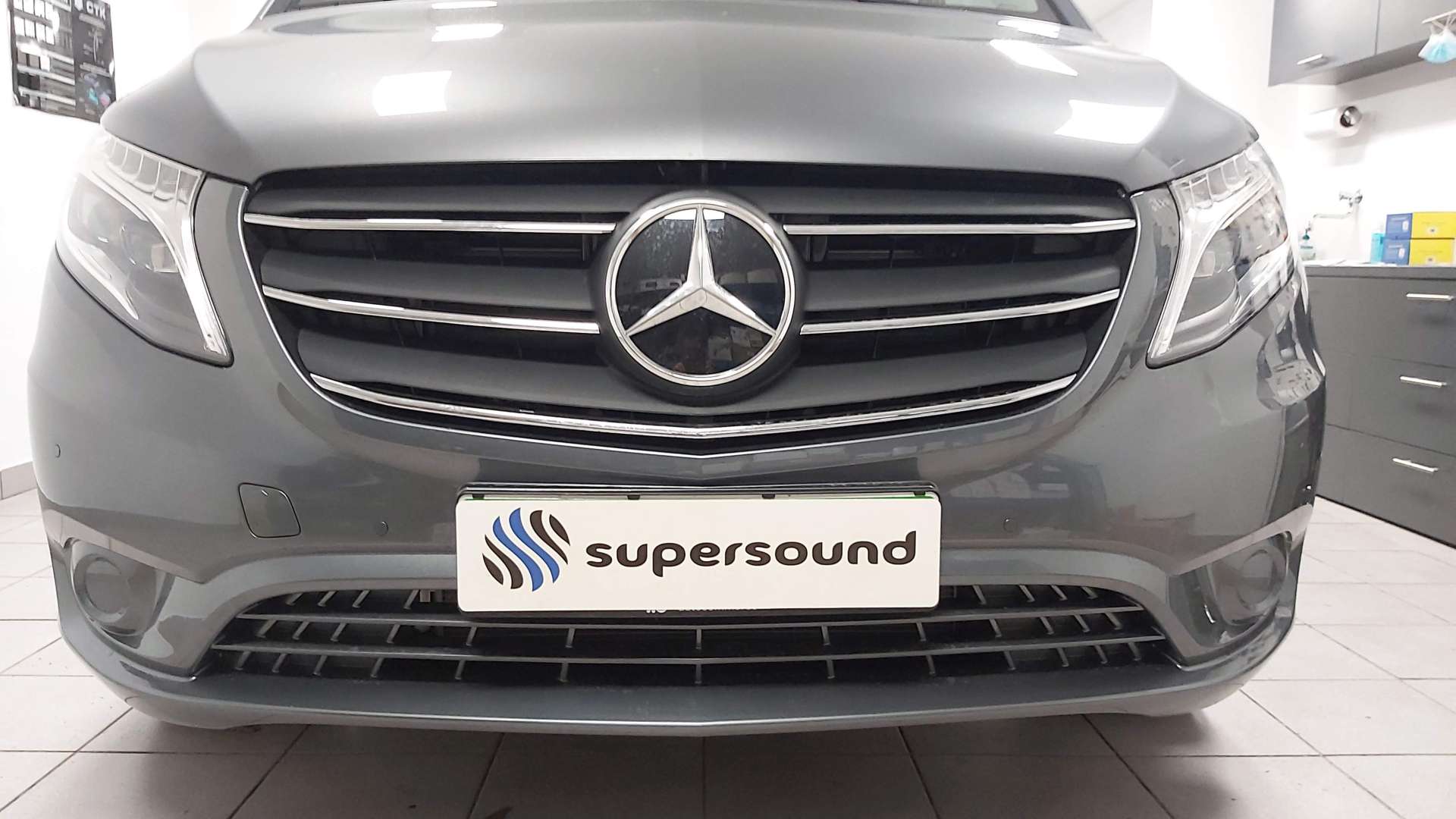 Mercedes Vito (2020): 2x parkirni senzorji z LED prikazovalnikom 4