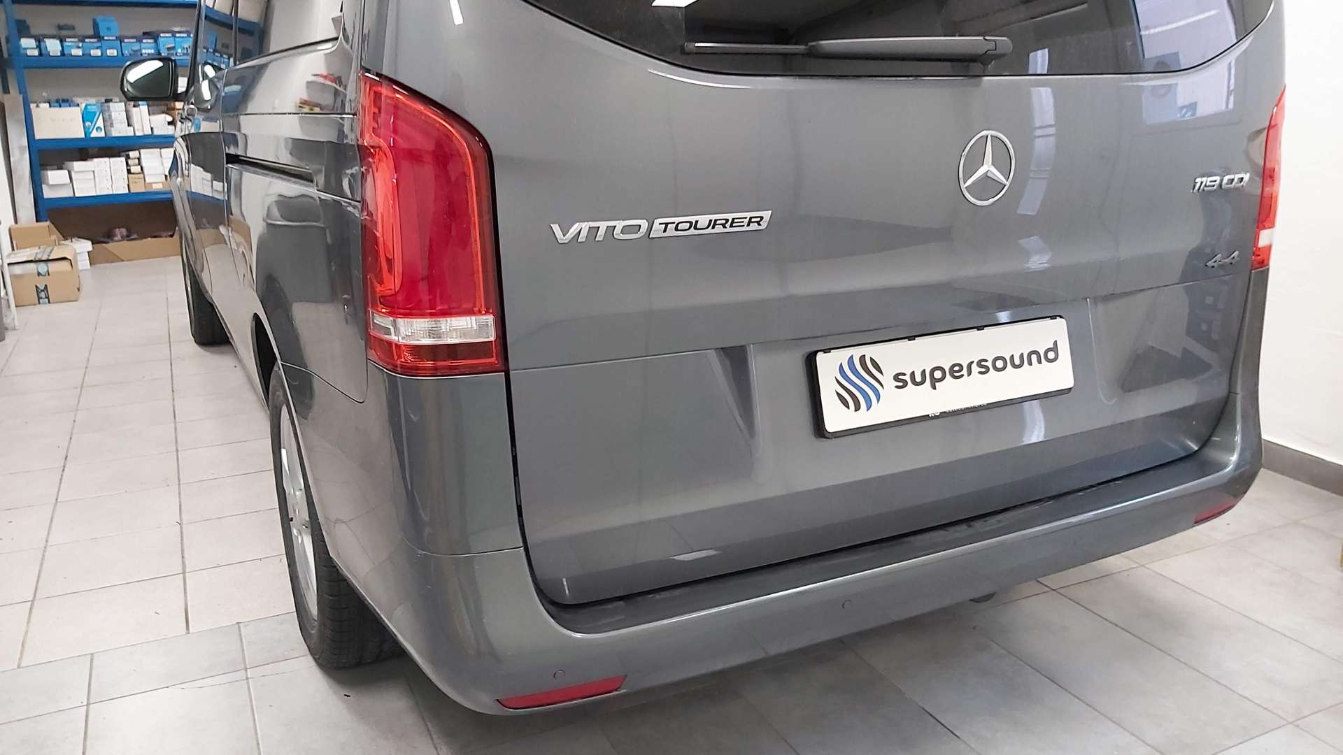 Mercedes Vito (2020): 2x parkirni senzorji z LED prikazovalnikom 5