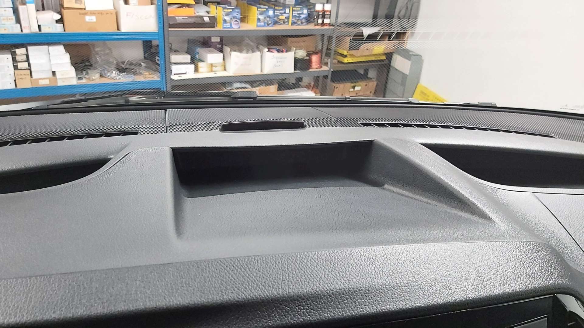 Mercedes Vito (2020): 2x parkirni senzorji z LED prikazovalnikom 8