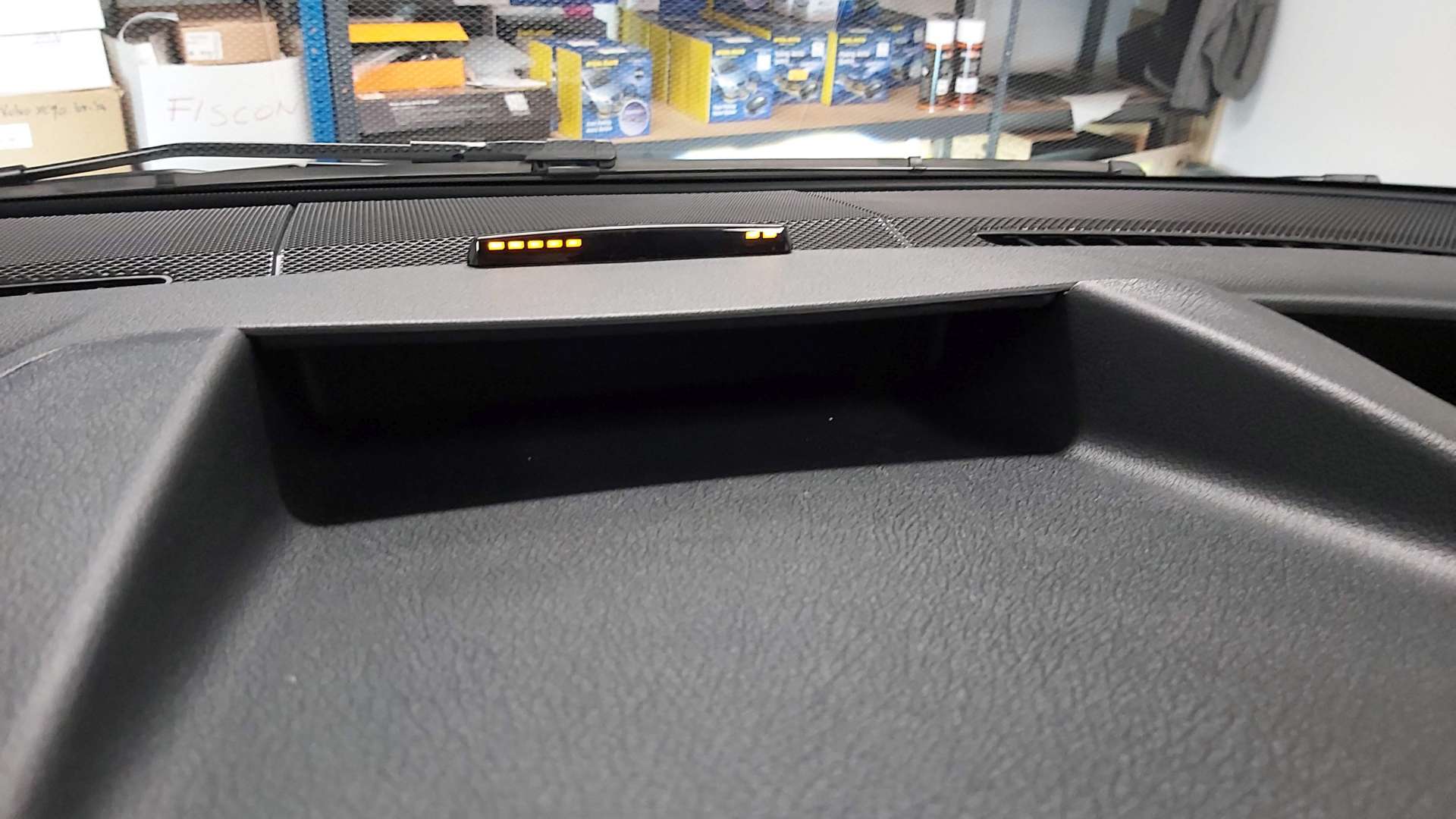 Mercedes Vito (2020): 2x parkirni senzorji z LED prikazovalnikom 9