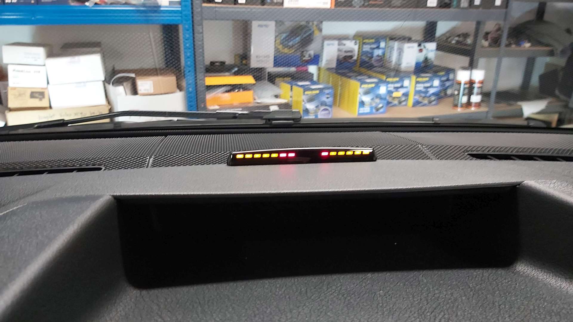 Mercedes Vito (2020): 2x parkirni senzorji z LED prikazovalnikom 10