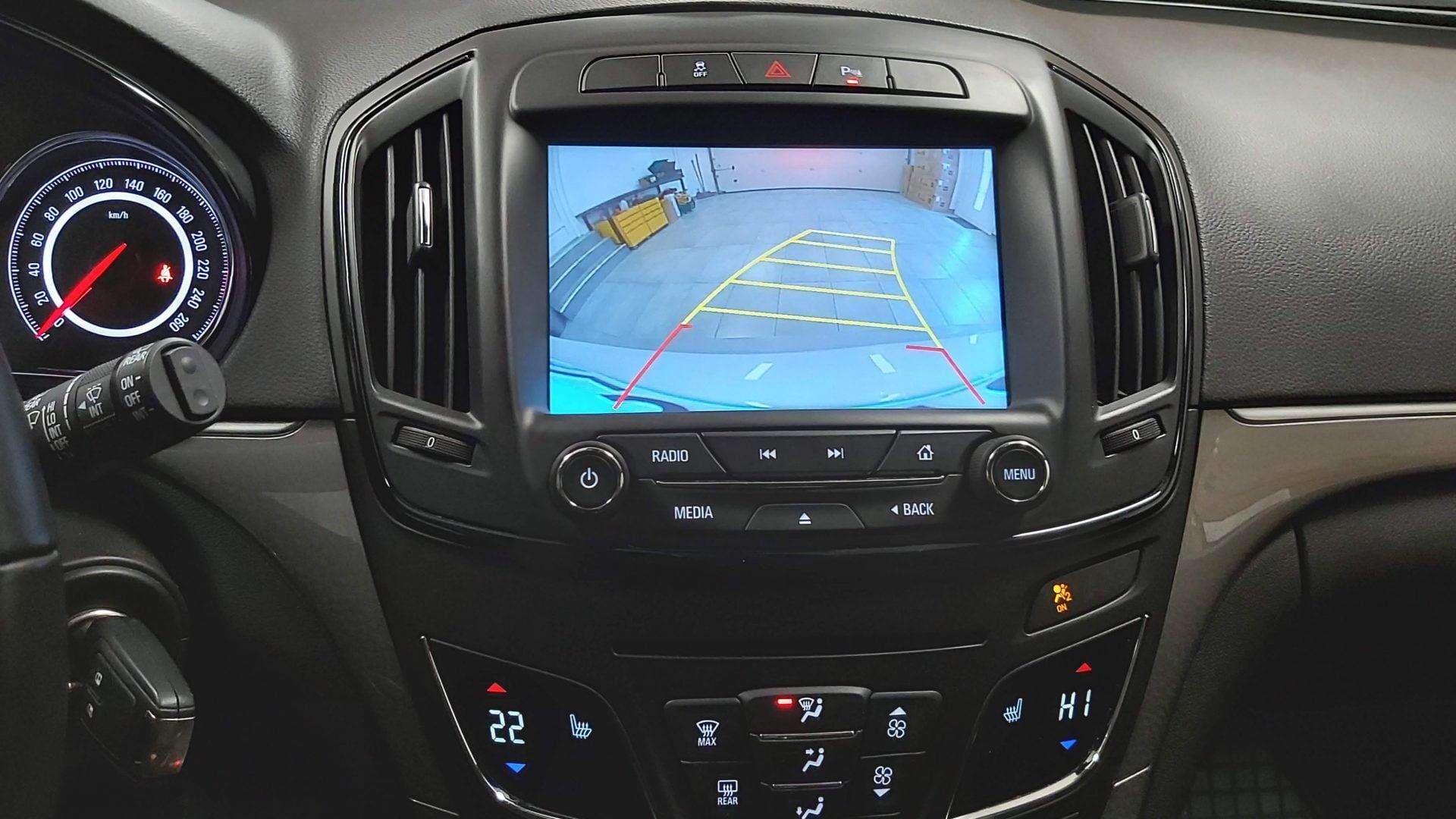 Opel Insignia (2017): vzvratna kamera za IntelliLink 12