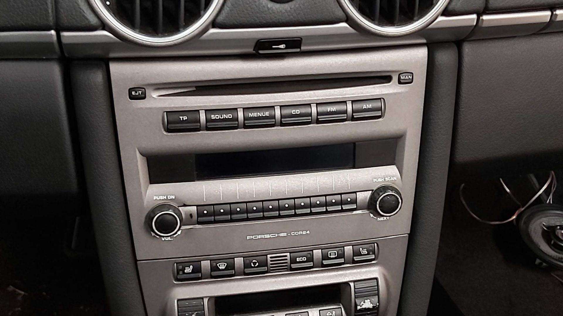 Porsche Boxster (987): nadgradnja ozvočenja 2