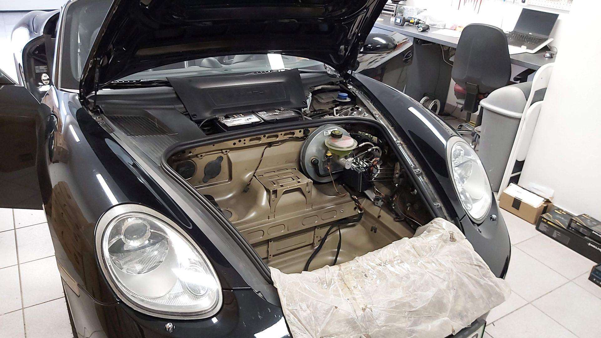 Porsche Boxster (987): nadgradnja ozvočenja 8