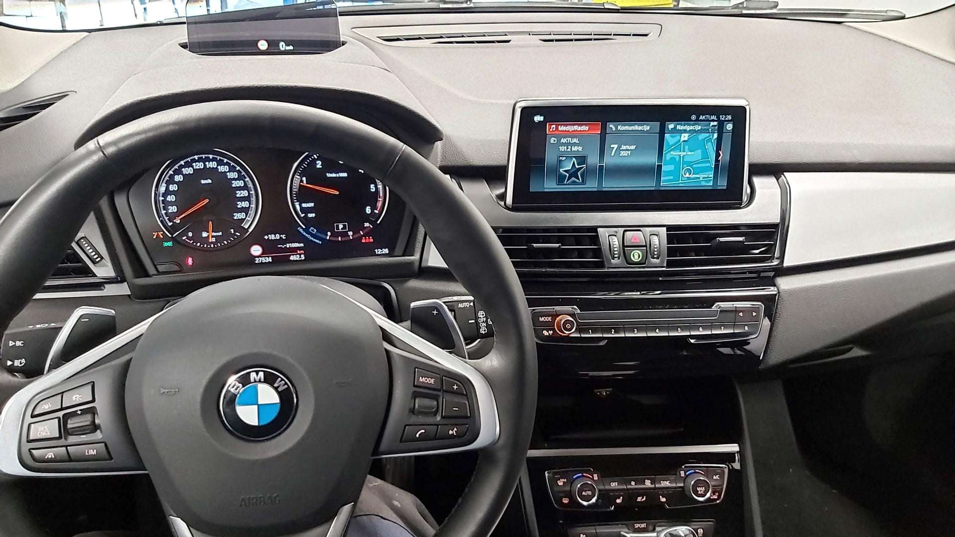 BMW 2 ActiveTourer - kamera na NBT2 4