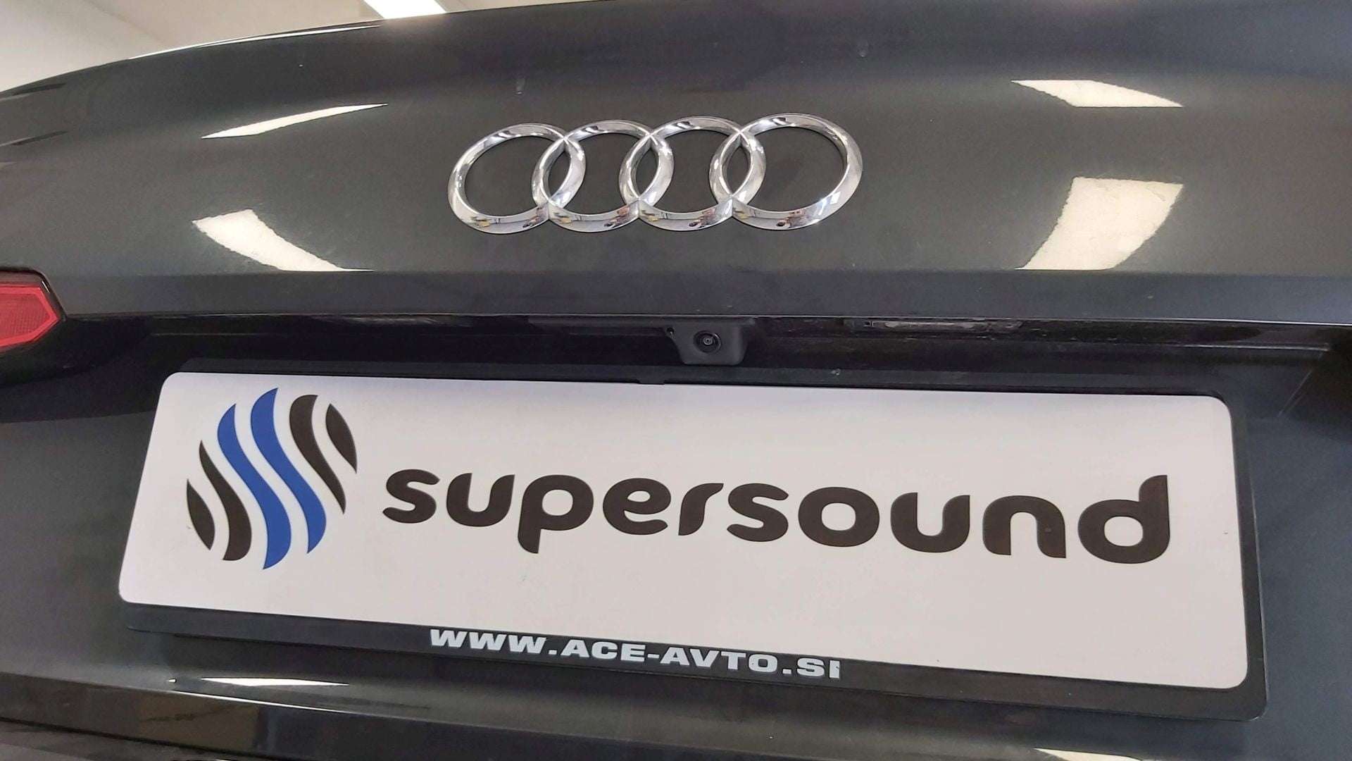 Audi A4 B9 (2016) - sprednji in zadnji senzorji ter OEM kamera 4