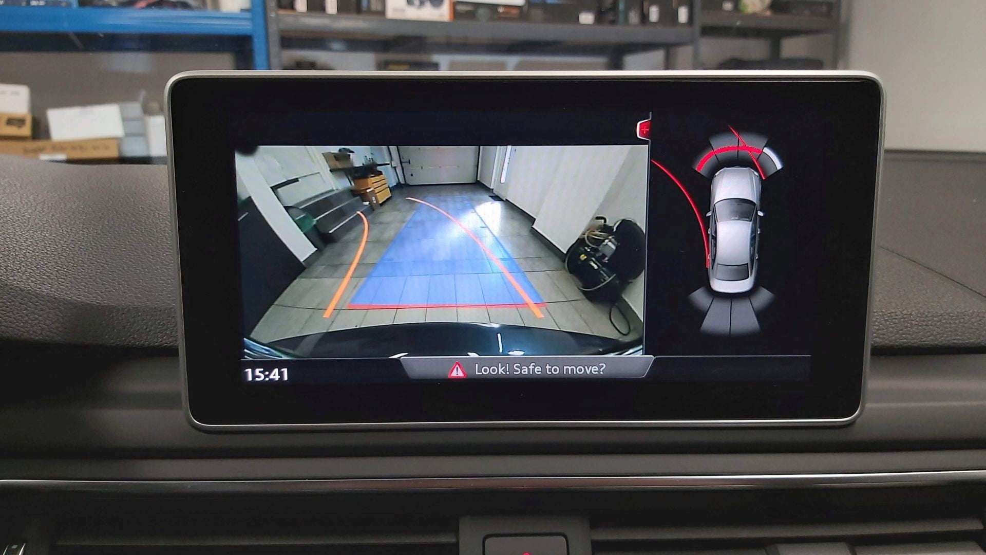 Audi A4 B9 (2016) - sprednji in zadnji senzorji ter OEM kamera 6