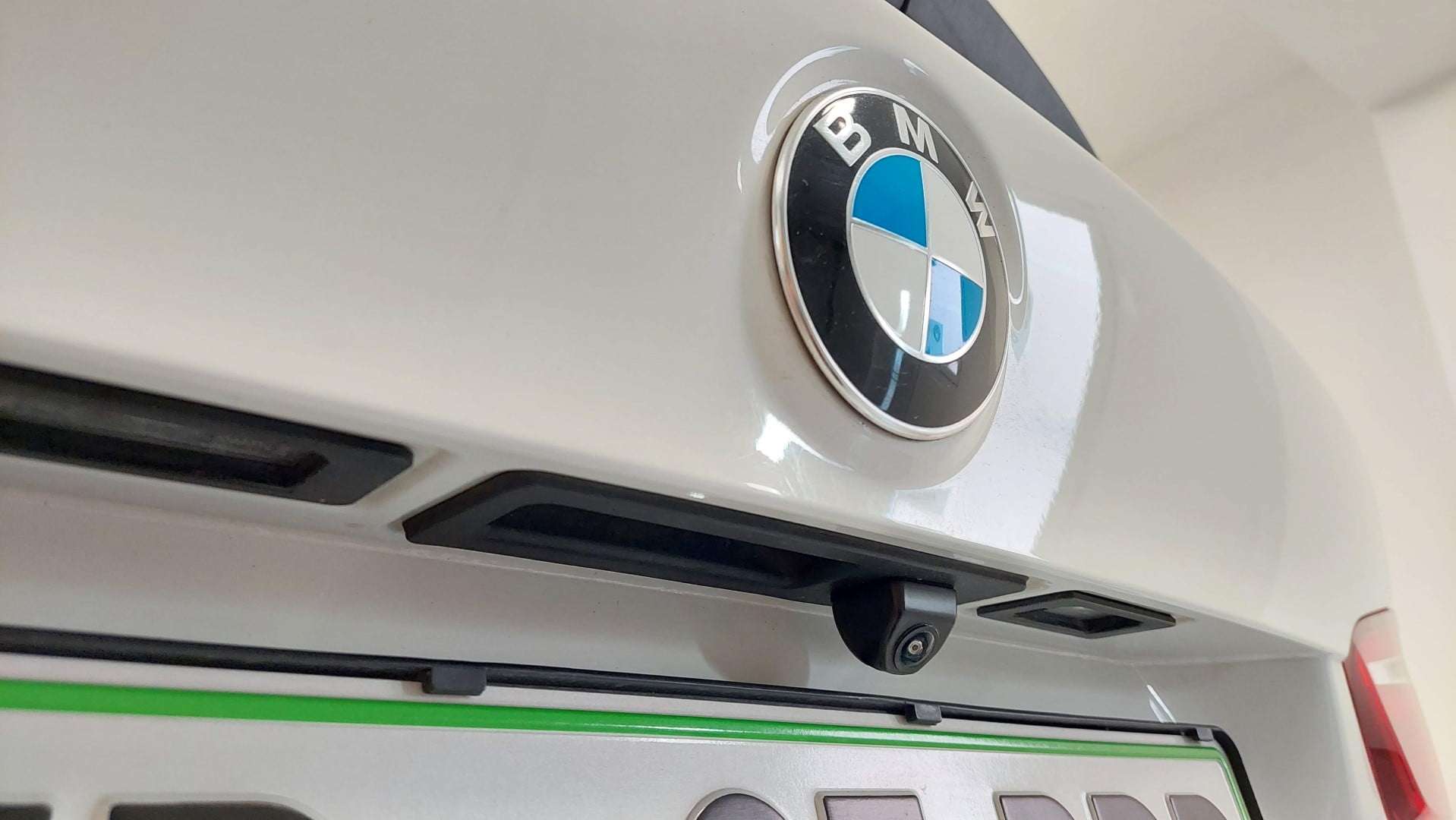 BMW X1 (2018) - kamera na NBT2 in parkirni senzorji spredaj 5