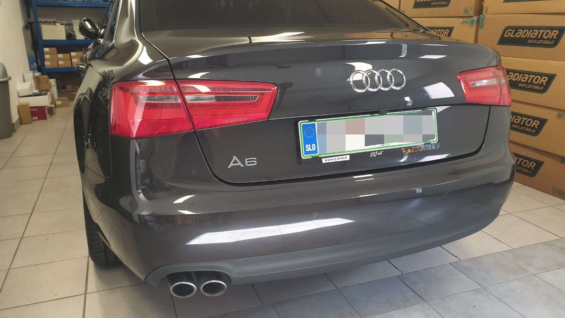 Audi A6 Sedan (2012) - kamera na OEM 2