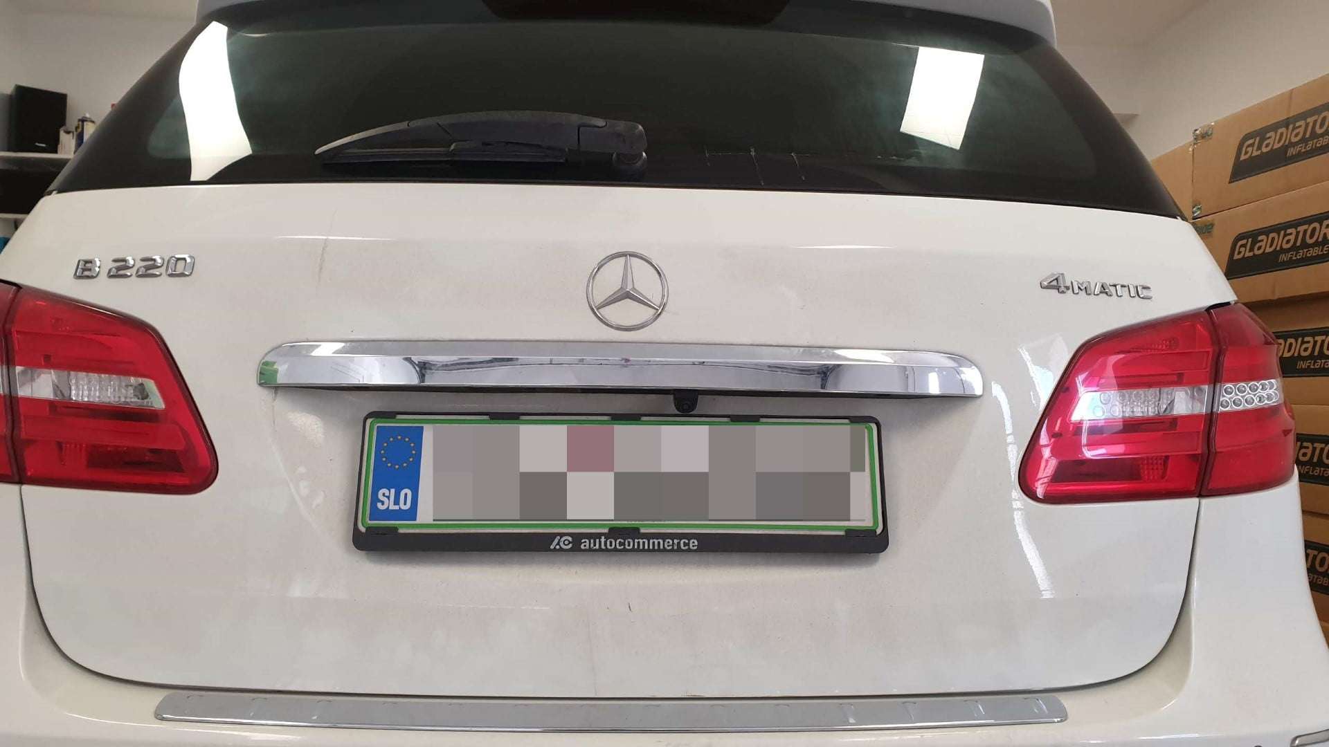 Mercedes B (2014) - kamera na tovarniško vgrajen sistem NTG4.5 2
