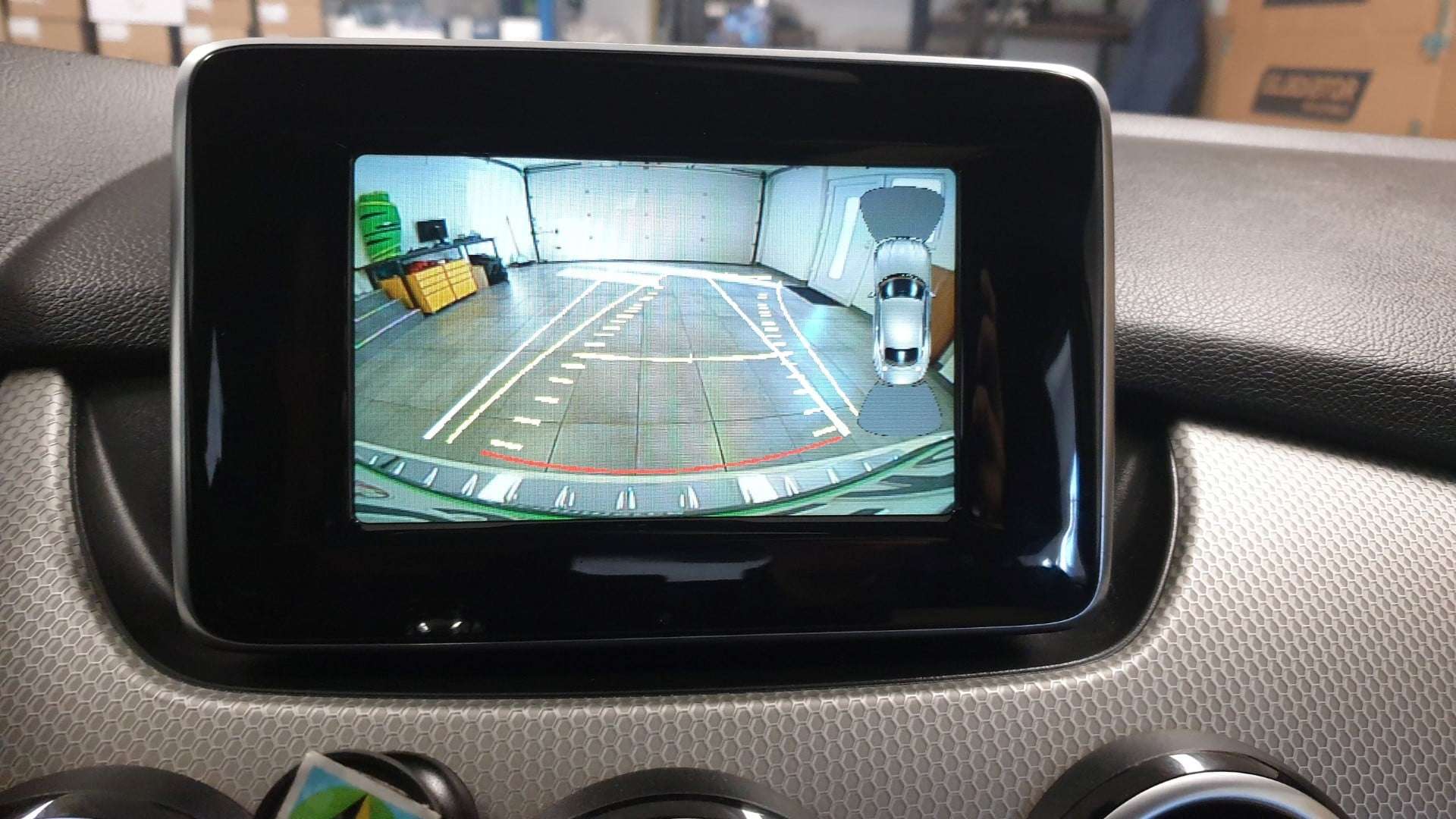 Mercedes B (2014) - kamera na tovarniško vgrajen sistem NTG4.5 5