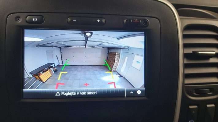 Renault Trafic - kamera na tovarniškem MediaNav radiu 5