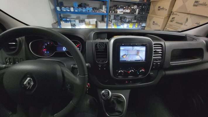 Renault Trafic - kamera na tovarniškem MediaNav radiu 4