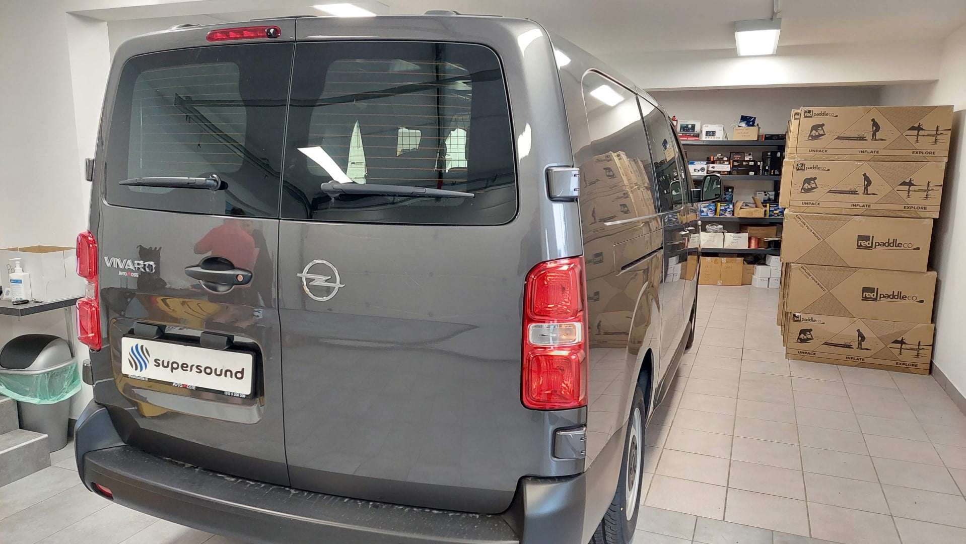 Opel Vivaro (2021) - kamera na tovarniško vgrajenem LCD zaslonu NAC 2