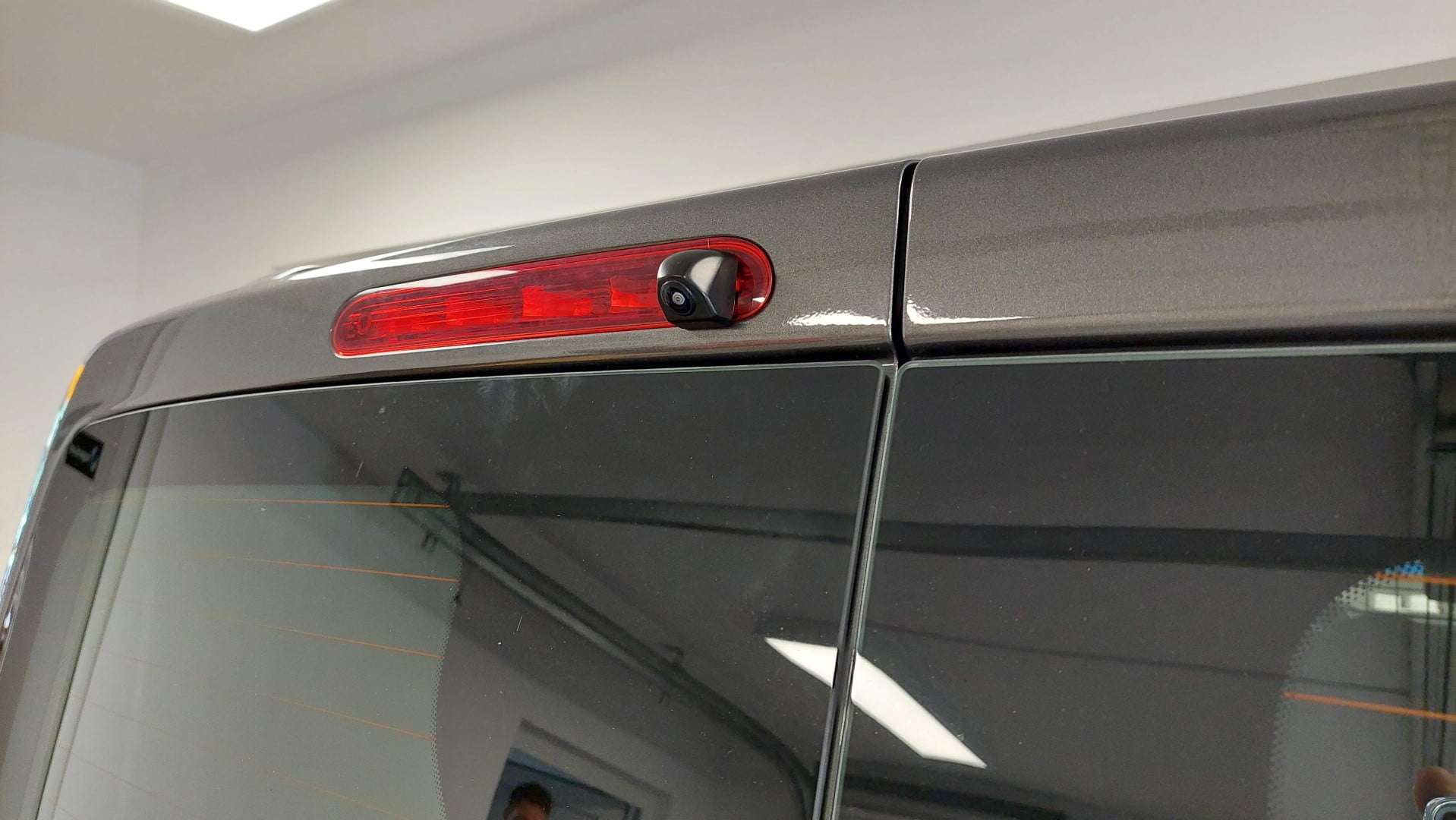 Opel Vivaro (2021) - kamera na tovarniško vgrajenem LCD zaslonu NAC 3